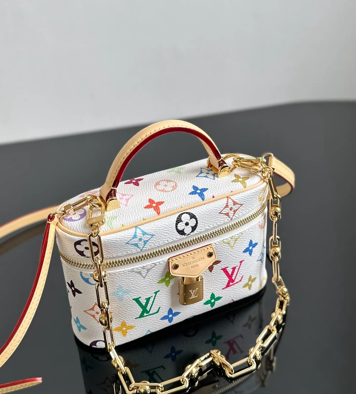 💰2100｛Authentic grade｝MB original leather M13662 white three-color Vanity Pouch handbag, exclusive channel goods, detailed real photos! MB is about quality, hardware, fabrics, handwork, oiled edges, A-grade high-quality products, comprehensive upgrades, the photos are consistent with the products, 360 degrees without blind spots, take a look at it. Size: 11.5 x 6.5 x 19.0 cm