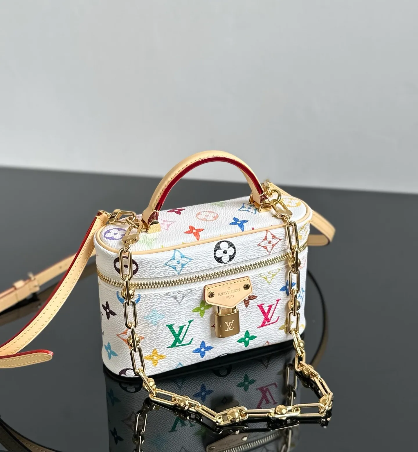 💰2100｛Authentic grade｝MB original leather M13662 white three-color Vanity Pouch handbag, exclusive channel goods, detailed real photos! MB is about quality, hardware, fabrics, handwork, oiled edges, A-grade high-quality products, comprehensive upgrades, the photos are consistent with the products, 360 degrees without blind spots, take a look at it. Size: 11.5 x 6.5 x 19.0 cm