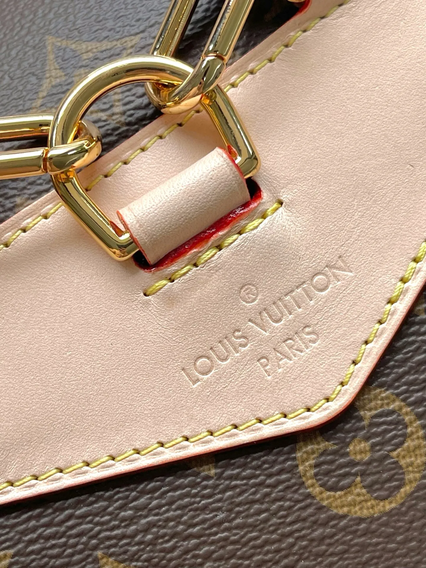 💰1020 Top original order M11198 The Montsouris handbag launched by Nicolas Ghesquiere in 1994. It is decorated with Monogram coated canvas and cow leather to resemble the Montsouris small backpack. The leather handle and adjustable Monogram canvas shoulder strap allow for a variety of carrying options, while the drawstring and magnetic buckle design ensure secure storage. Dimensions: 28 × 30 × 18 cm