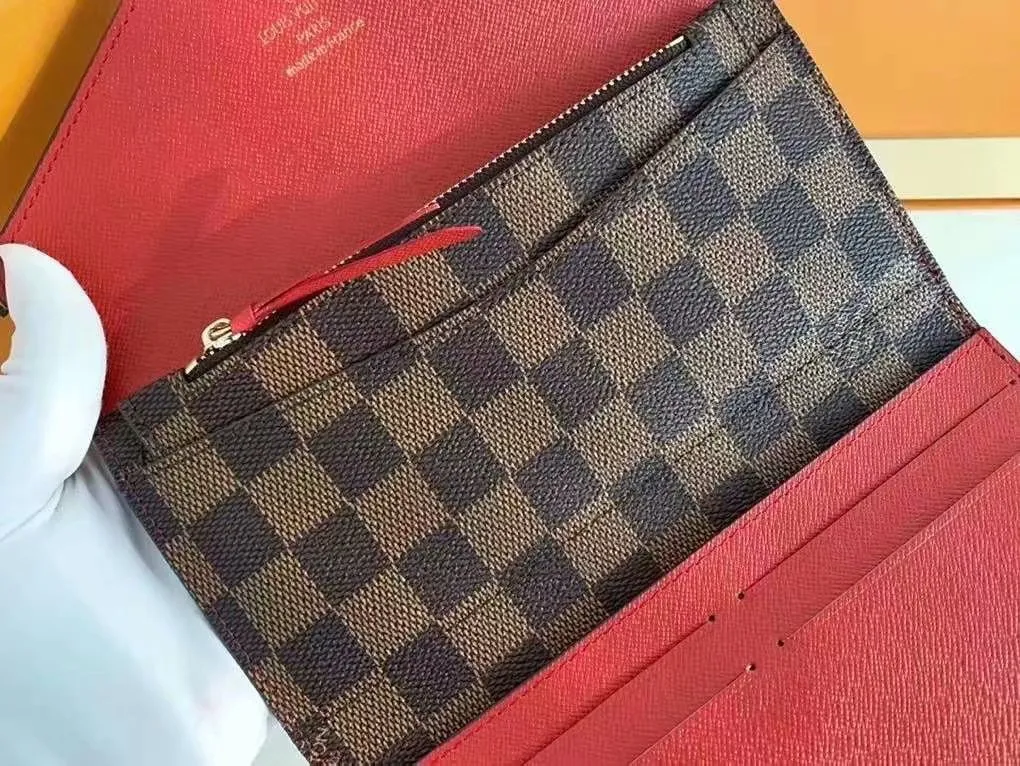 The P110Josephine Wallet is inspired by Louis Vuitton's first wallet. It is made of soft Monogram canvas and lined with brightly colored lining, giving the brand's classic design a unique and stylish beauty. The long, flat shape makes it easy to slip into any pocket or handbag. Model: M60708 Size: 19/10.