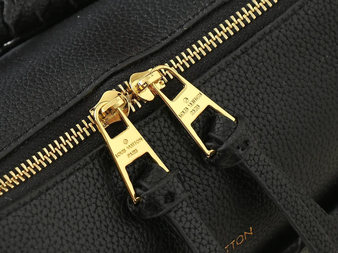 💰240💰Upgraded from the original M45522, 43170. This MONOGRAM canvas material is a new style of Melie handbag, a fashionable must-have item. Veau Cachemire leather material. Full leather embossed woven wrist double bag shopping bag. Lightweight and comfortable to carry. Unique vertical and narrow shape with modern style. Zipper pocket with metal engraved zipper puller for more personality. Size: 33x16x30cm