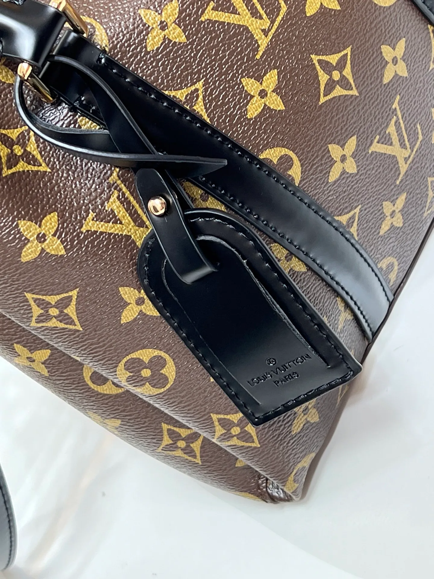 Batch 280💰Small size Upgraded original model Newly arrived OPEN HANDBAG handbag M44816 M44815 M44818 Black Pink Red Presbyopia Open Handbag Made of selected Monogram canvas, embellished with classic details, including side branches and two-sided textured leather trim, gold rivets and nails classic leather luggage tags, top handles and detachable and adjustable length shoulder straps. Large 35x24x15, small 29.0×19.0×10.0cm
