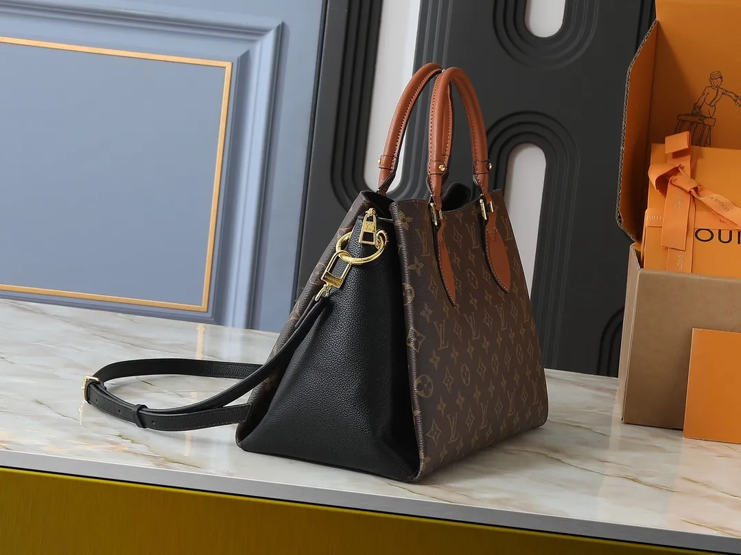 💰Large 150. Small 280💰Upgraded original M46508 M46507 black, off-white, latest model in 2025. This model is made of Monogram canvas with zipper design. The handbag is from the current season. It is made of cow leather to create a soft and ample storage space. It is equipped with leather handles, leather and detachable shoulder straps. It can be switched between handbag, elbow and crossbody. Length, height and width Large size: 36✘25✘15 Small size: 26✘20✘10