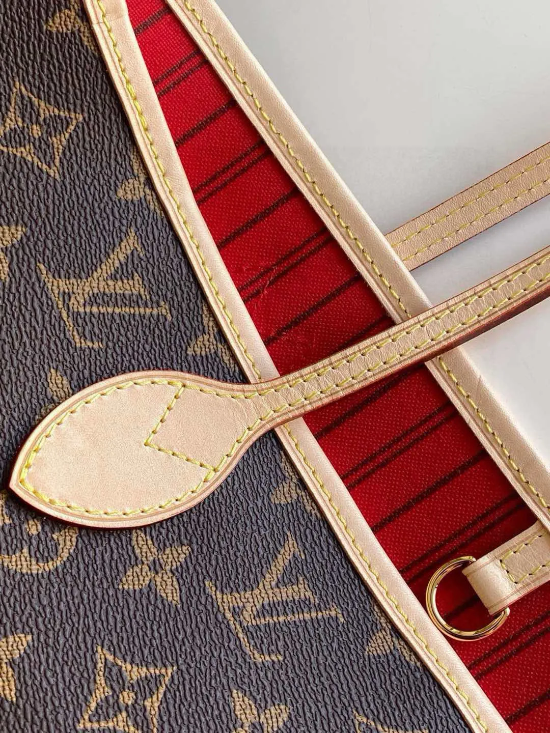 💰760 (medium steel nails) top original order M41177 NEVERFULL medium handbag Neverfull classic handbag, explore the exquisite details inside the bag. The redesigned interior pockets feature a fresh fabric lining, especially the detachable zippered clutch, which can be used alone as a sophisticated clutch or as an additional pocket. Bright lining tones add a more lively feel to Monogram's classic canvas. Detailed features 31 x 28 x 14 cm (Length x Height x Width) Redesigned interior pocket with details inspired by the Louis Vuitton archives Pocket lined with linen fabric Removable zipped clutch with tonal interior pocket Natural cowhide leather trim Shiny gold-tone hardware Handles: Double handle