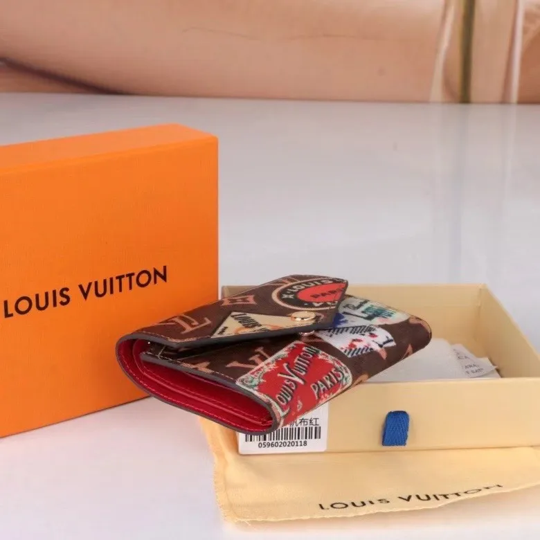 P130, 41938 Canvas Red New Product The latest model for spring and summer 2024, this pocket wallet combines the elegance of Damier Graphite canvas with the delicate texture of Epi leather, with stripes emblazoned with the Louis Vuitton logo. The elegant design can accommodate credit cards, banknotes and receipts, making it suitable for daily carrying or gift giving. Epi leather and Damier Graphite coated sail. Textile cowhide trimmed cowhide lining, card compartment Dimensions: 12x2x9cm