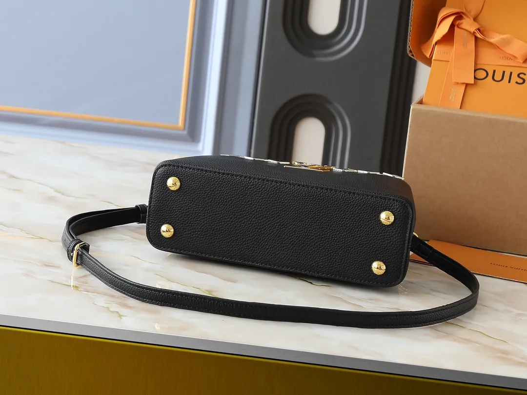 💰400💰Guangzhou goods Upgraded from the original M12135 M11964 M12751 This Capucines BB handbag is made of Taurillon cow leather, decorated with mixed metal rhombus Malletage elements on the upper edge, showing a gorgeous interpretation of the classic design. The flap allows for an external or internal style, the neat interior features multiple pockets, and the adjustable shoulder strap adds a cross-body option to the top handle. 27.0 x 17.3 x 9.0 cm (length x height x width)