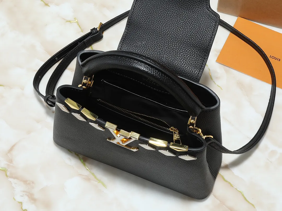 💰400💰Guangzhou goods Upgraded from the original M12135 M11964 M12751 This Capucines BB handbag is made of Taurillon cow leather, decorated with mixed metal rhombus Malletage elements on the upper edge, showing a gorgeous interpretation of the classic design. The flap allows for an external or internal style, the neat interior features multiple pockets, and the adjustable shoulder strap adds a cross-body option to the top handle. 27.0 x 17.3 x 9.0 cm (length x height x width)