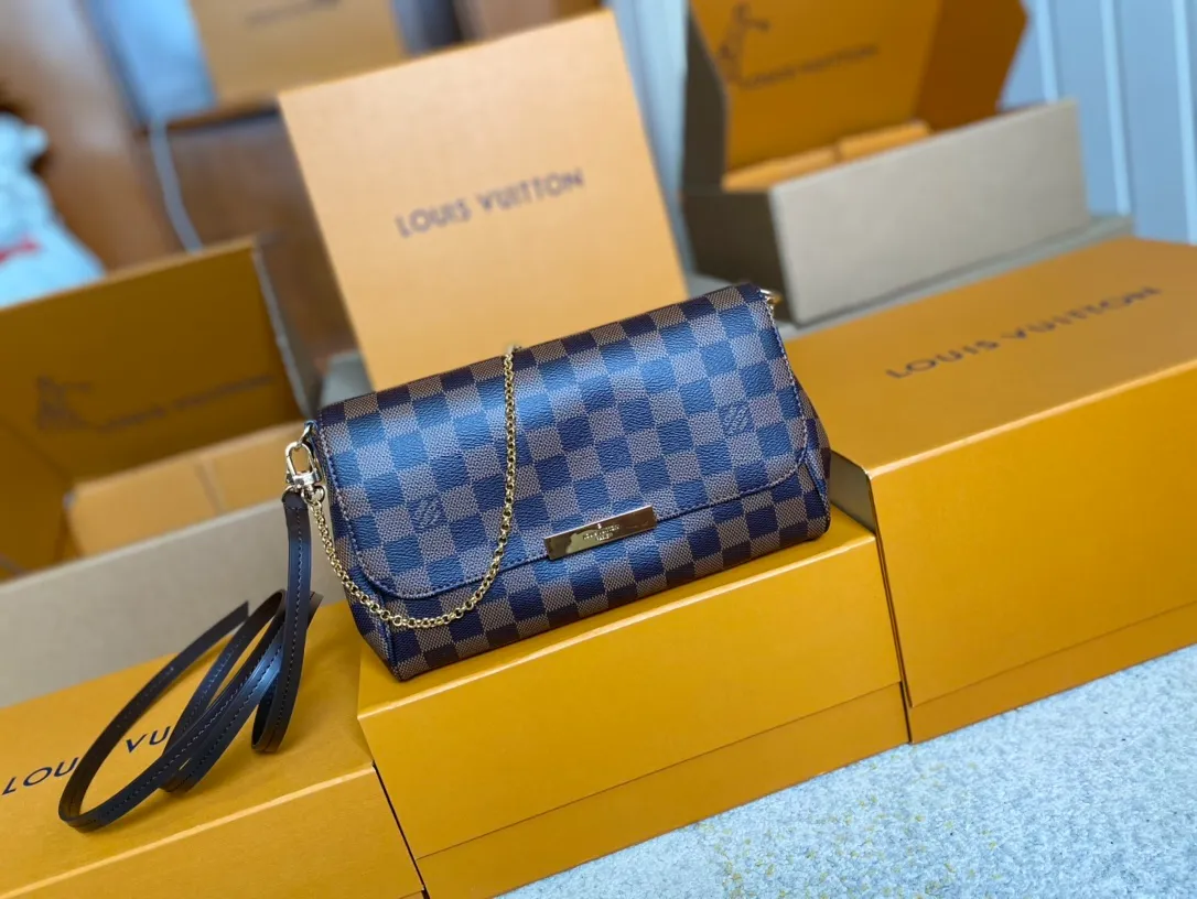 💰640 Top quality original M41129 Brown ✨M40718 Presbyopia N41275 White A small and lightweight handbag made of Monogram canvas, it is a classic style that you can carry on any occasion. The magnet adsorption buckle is more convenient to use. Customized pure bronze hardware, 100% original tree paste leather imported from Italy, size 28×17×4cm