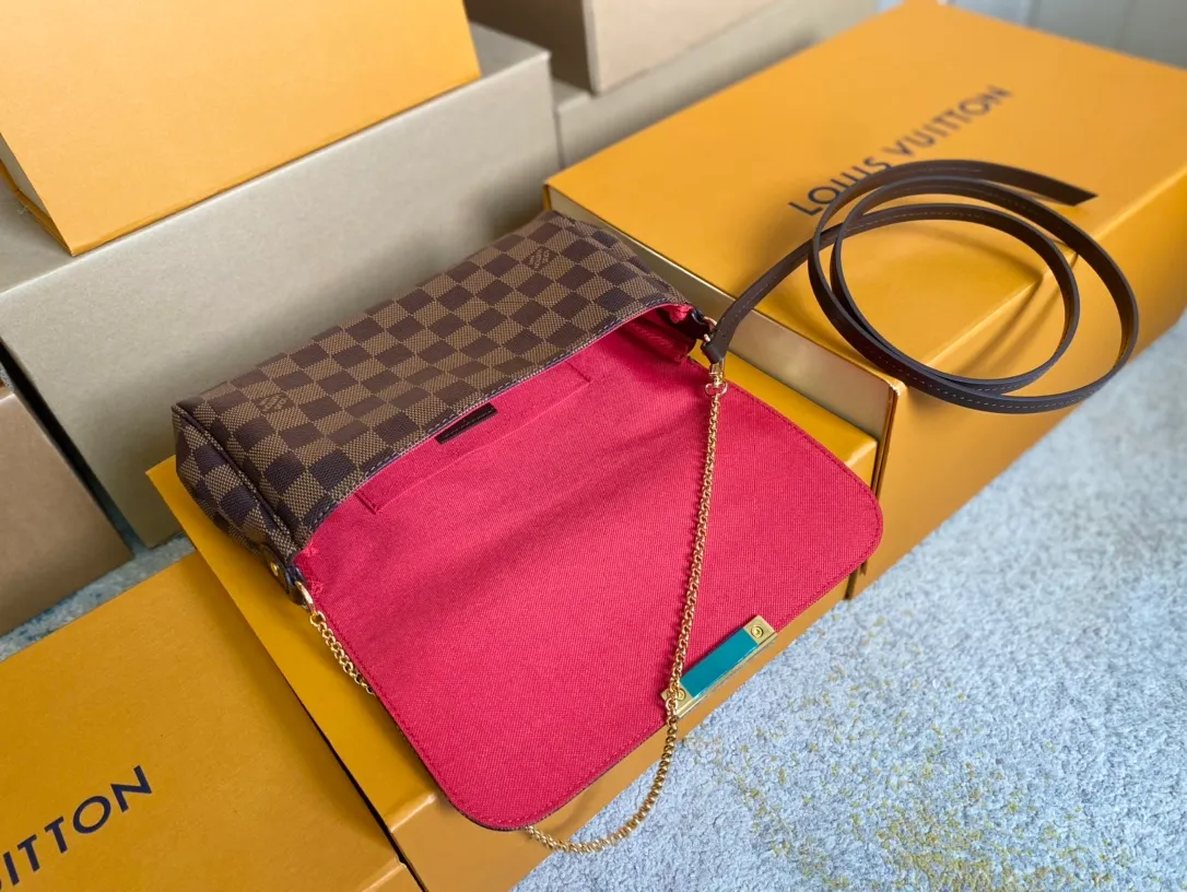 💰640 Top quality original M41129 Brown ✨M40718 Presbyopia N41275 White A small and lightweight handbag made of Monogram canvas, it is a classic style that you can carry on any occasion. The magnet adsorption buckle is more convenient to use. Customized pure bronze hardware, 100% original tree paste leather imported from Italy, size 28×17×4cm