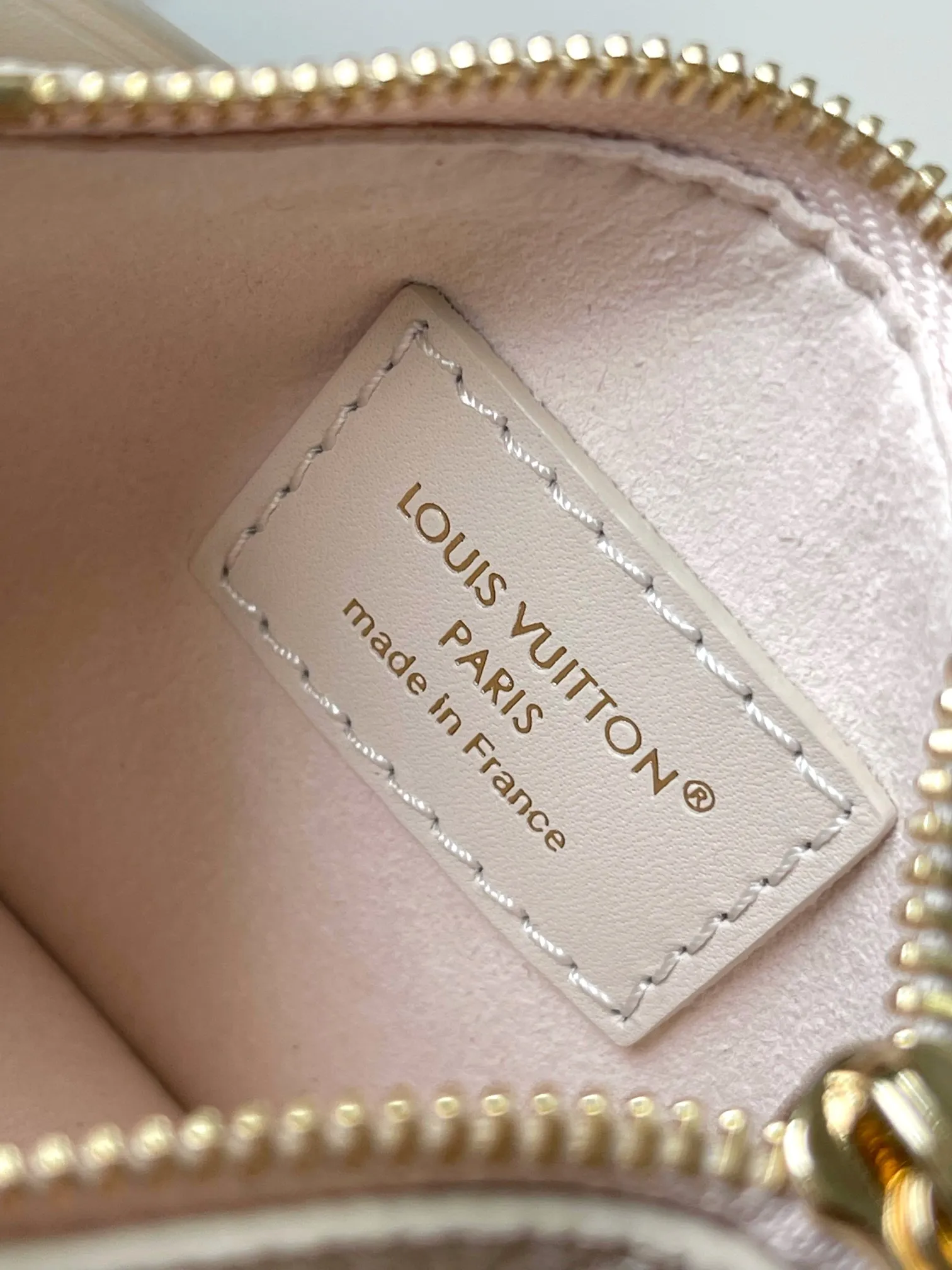 p2600 [Special grade MB163c chip version original leather] This All In BB handbag Model: M25673 Material: Grade A all-steel hardware, imported original cowhide Packaging: Full set of original duty-free MB packaging Size: 18x12x16CM