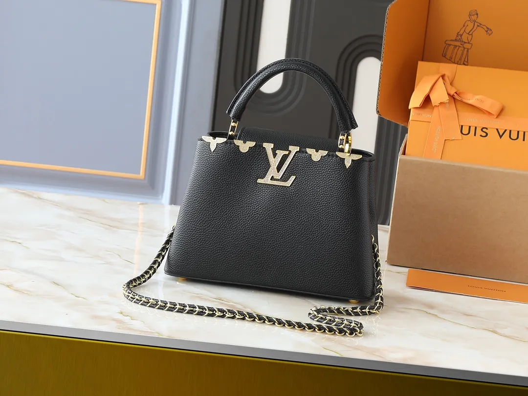 💰420💰Guangzhou product Upgraded from the original M24583 M24584 M24585 Gold and diamond corolla This Capucines Flower Crown handbag is made of full-grain Taurillon leather and is embellished with Monogram flowers. Each flower is shaped by exquisite crystal diamonds. The LV logo and flowers echo each other, giving this soft handbag a jewel-like luster. Use the detachable shoulder strap cleverly to switch between shoulder and crossbody. Dimensions: 27.0 x 17.3 x 9.0 cm