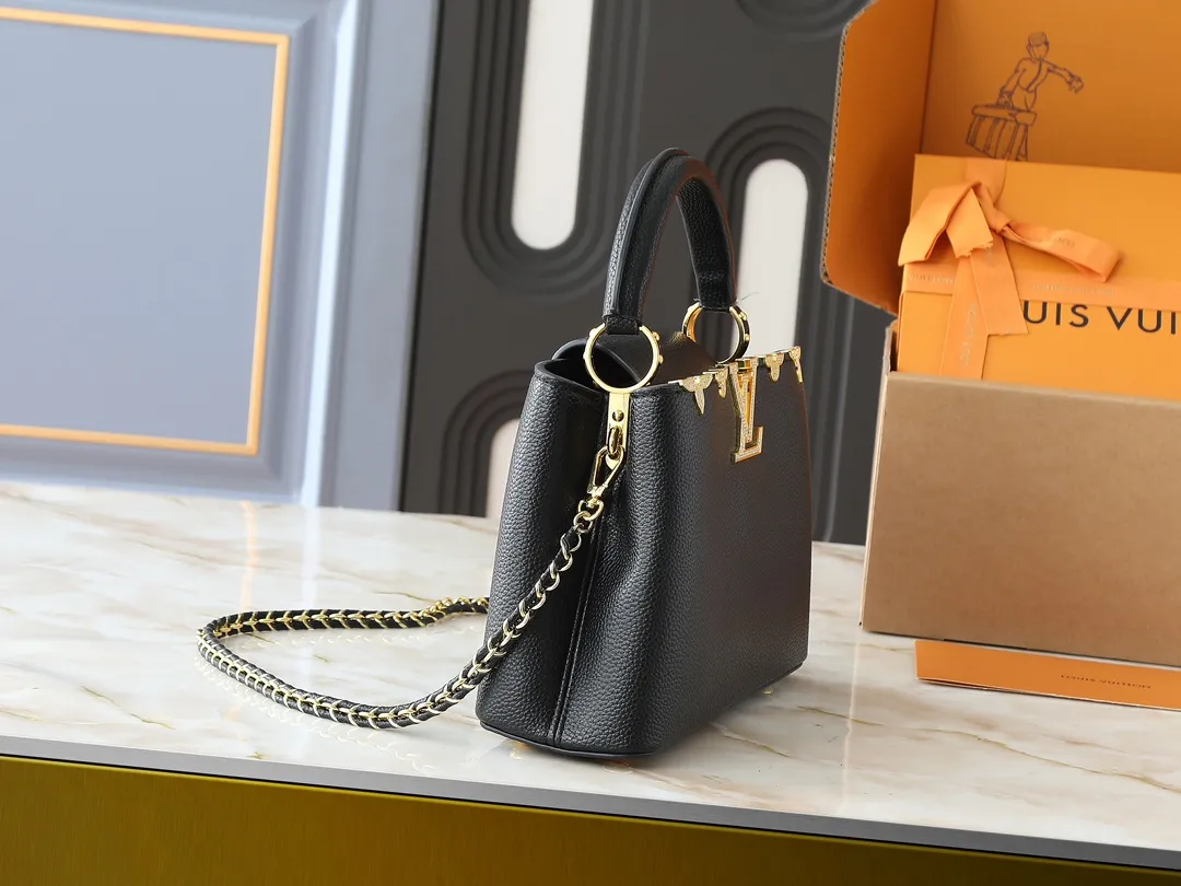 💰420💰Guangzhou product Upgraded from the original M24583 M24584 M24585 Gold and diamond corolla This Capucines Flower Crown handbag is made of full-grain Taurillon leather and is embellished with Monogram flowers. Each flower is shaped by exquisite crystal diamonds. The LV logo and flowers echo each other, giving this soft handbag a jewel-like luster. Use the detachable shoulder strap cleverly to switch between shoulder and crossbody. Dimensions: 27.0 x 17.3 x 9.0 cm