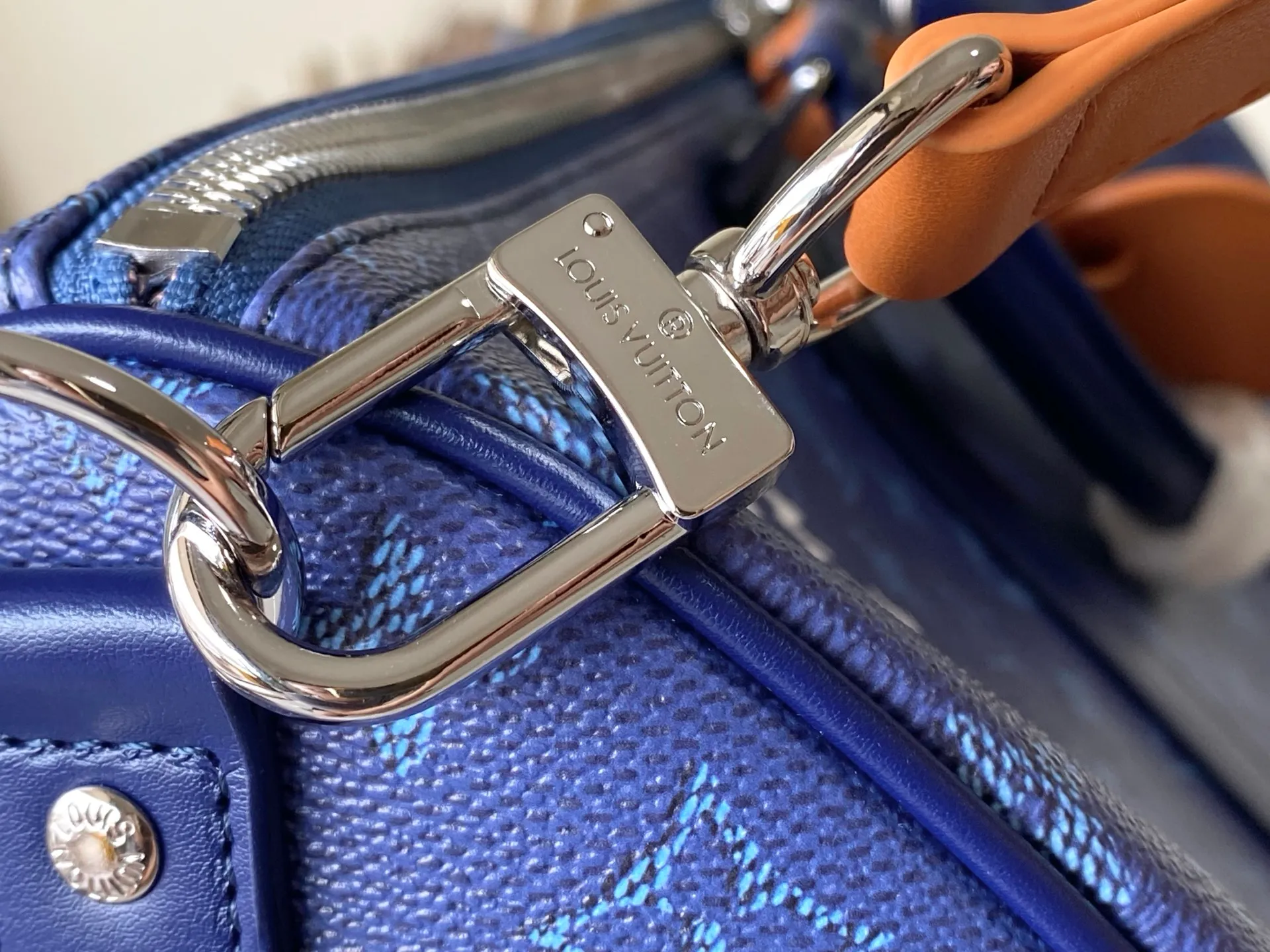 💰1280 Top original order M26864 blue 163c01 dynamic chip 2026 early spring men's bag crossbody handbag Region: Paris Quarter: 2026 early spring brand: Louis Vuitton Louis Vuitton (available in November) 26 early spring Heritage Keepall 50 size 50.0X29.0X23.0 cm