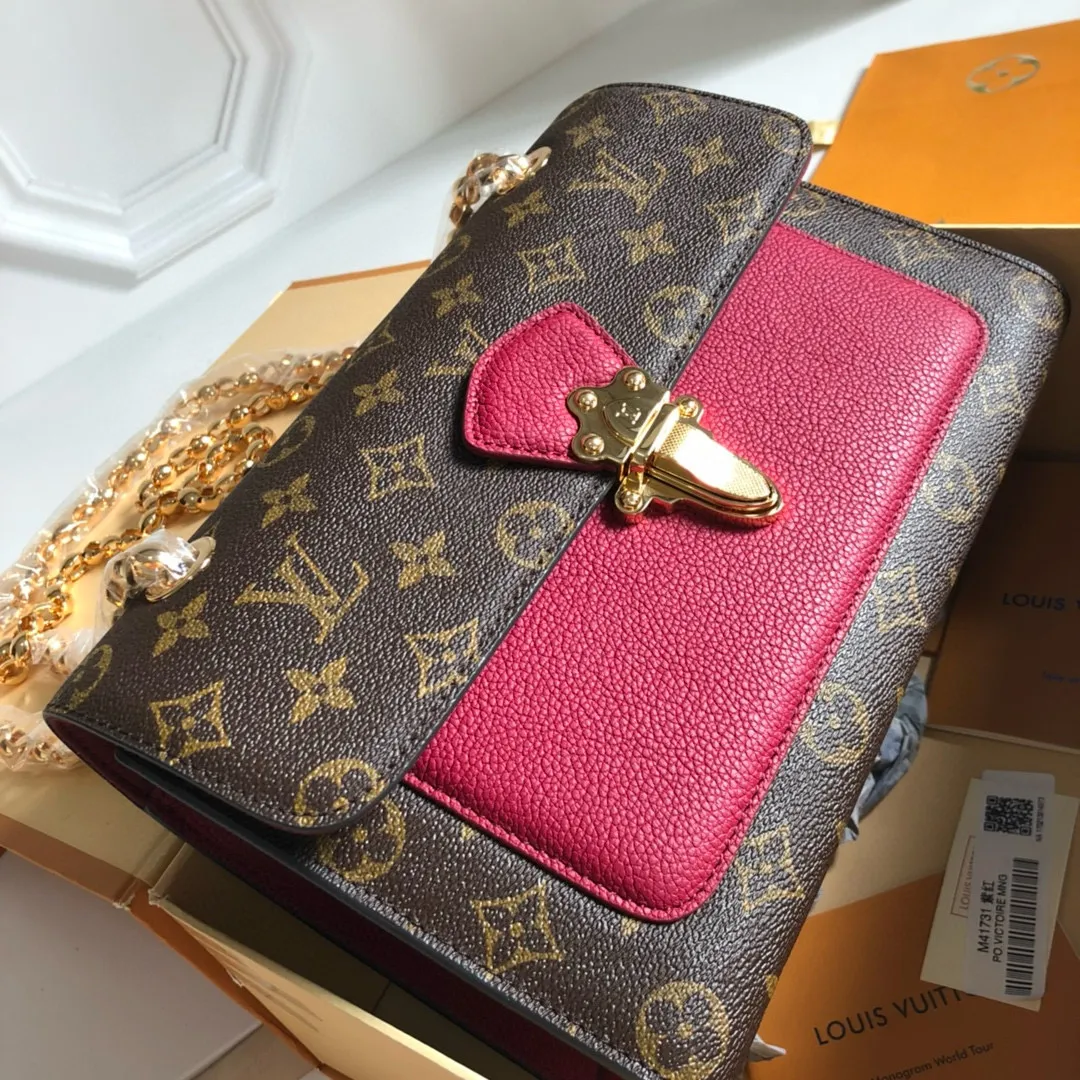 💰1040 (steel chain) top original order [Exclusive real shot M41731] VICTOIRE is made of Monogram canvas with colored calfskin. This brand new Victoire bag has a shiny metal buckle and sliding chain style. Size: 26*17*9cm 2018