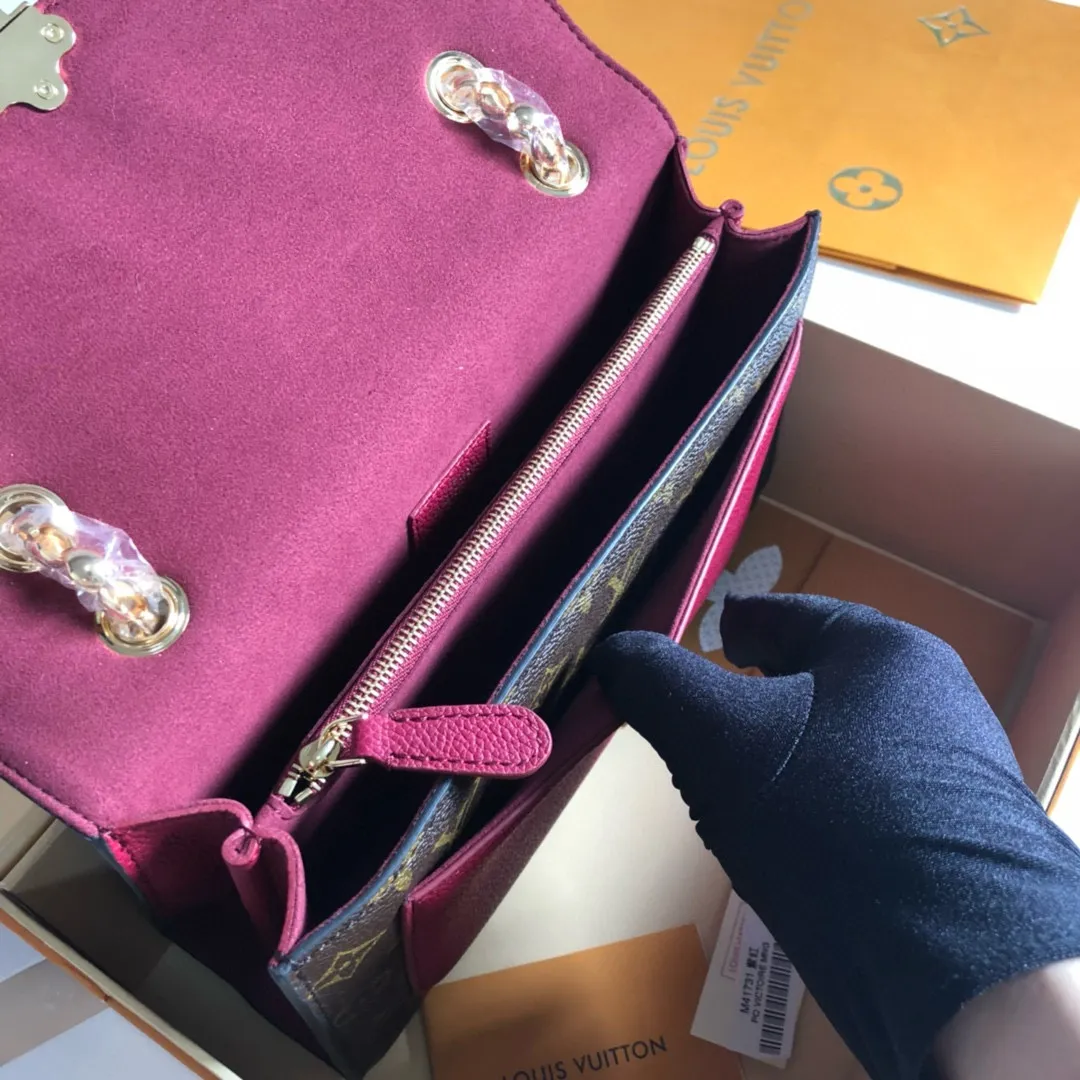💰1040 (steel chain) top original order [Exclusive real shot M41731] VICTOIRE is made of Monogram canvas with colored calfskin. This brand new Victoire bag has a shiny metal buckle and sliding chain style. Size: 26*17*9cm 2018