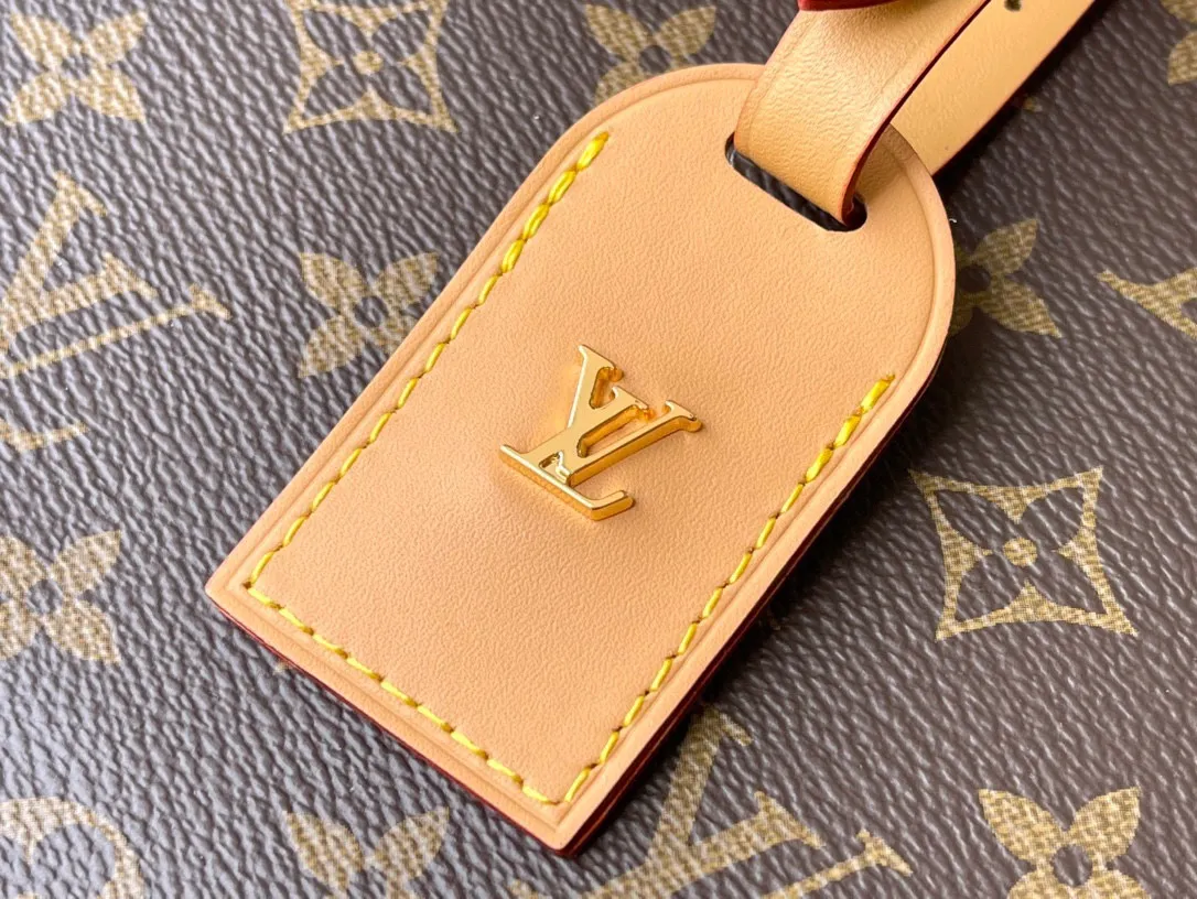 💰800 Top Original Order M52294 M45647 BOITE CHAPEAU Handbag In the 2018 autumn and winter series, women's artistic director Nicolas Ghesquière launched the elegant and charming Boite Chapeau soft handbag based on the classic hat box. Paying homage to the trunk-making tradition, the soft Monogram canvas body is paired with a long leather shoulder strap, making it easy to carry on the shoulder or cross-body. Dimensions: 20.0x 22.5x 8.0 cm (length x height x width)