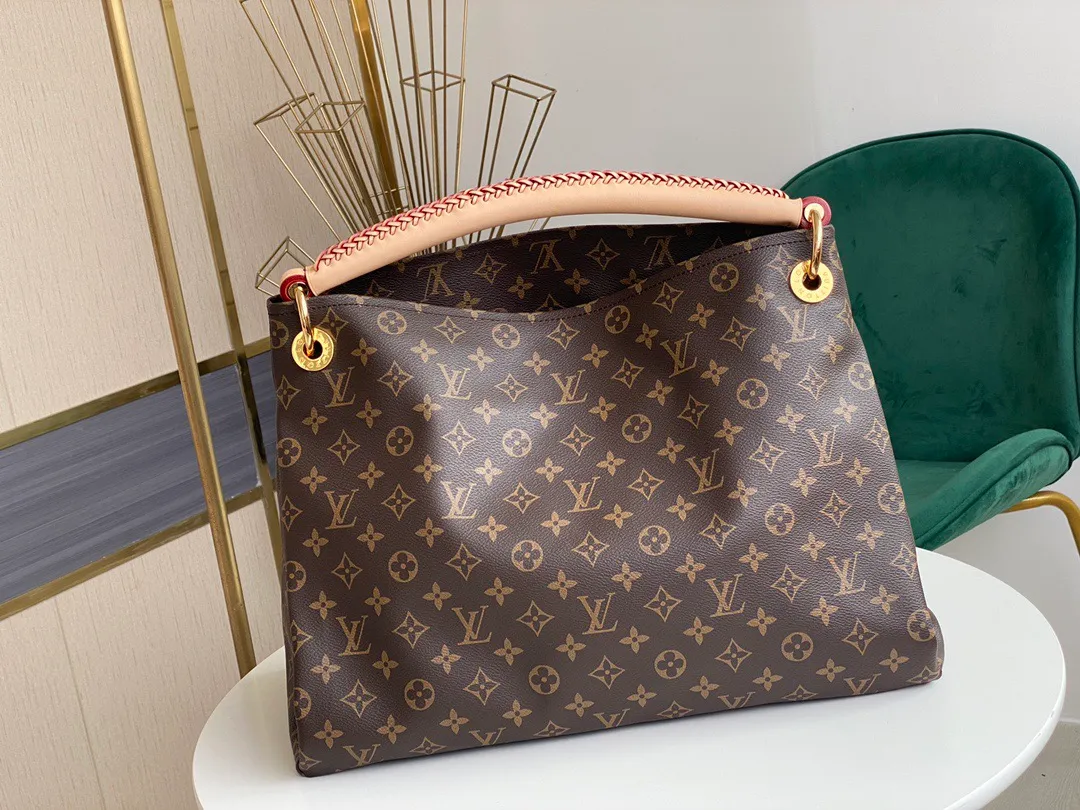 💰880 Top original Artsy medium size N41174 white checkered M40249 presbyopic N40253 white checkered edge M44869 edged presbyopic handbag is made of soft Damier Azur canvas, with a fresh and feminine appearance. Paired with shiny golden brass accessories and fashionable and chic bag decorations, the beautifully handmade leather handle adds a luxurious touch 💠Dimensions 46 x 32 x 24 cm680 (Length x Height x Width)