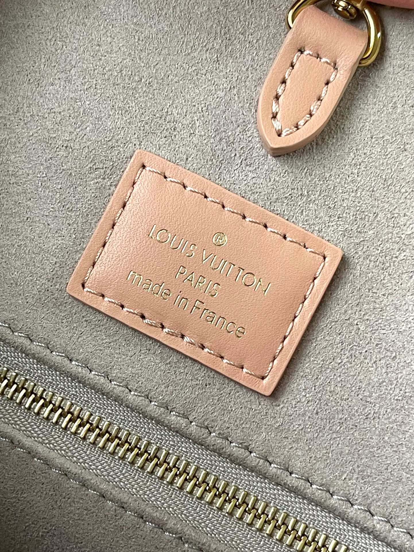 💰1120 (top layer leather) top original order M46286. Support counter inspection. Photos taken of duty-free goods are consistent with the product without unpacking. This product is an exclusive duty-free product in the market and is the highest-end product. Inspection is supported. This product has passed strict inspection and is flawless. Please wear gloves when touching the product. This product is not returnable or exchangeable. Please confirm the product first and then remove the label on the handle. This product is temporarily not open to the public, only regular customers, and is in short supply. Dimensions: 35 x 27 x 14 cm