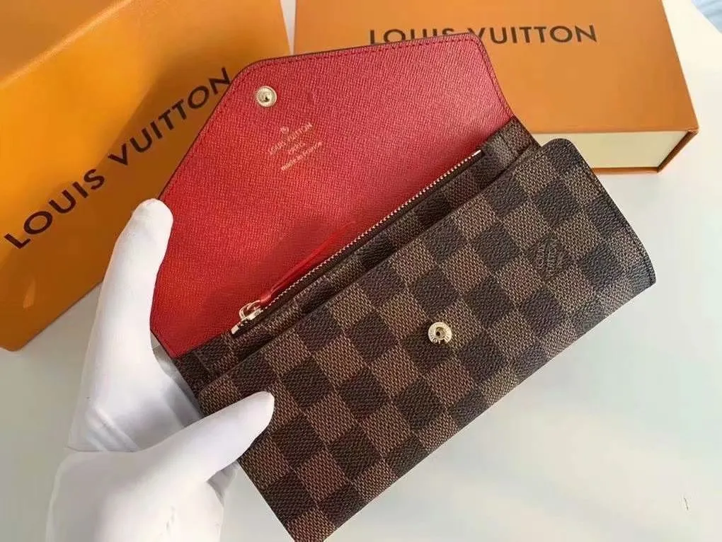 The P110Josephine Wallet is inspired by Louis Vuitton's first wallet. It is made of soft Monogram canvas and lined with brightly colored lining, giving the brand's classic design a unique and stylish beauty. The long, flat shape makes it easy to slip into any pocket or handbag. Model: M60708 Size: 19/10.