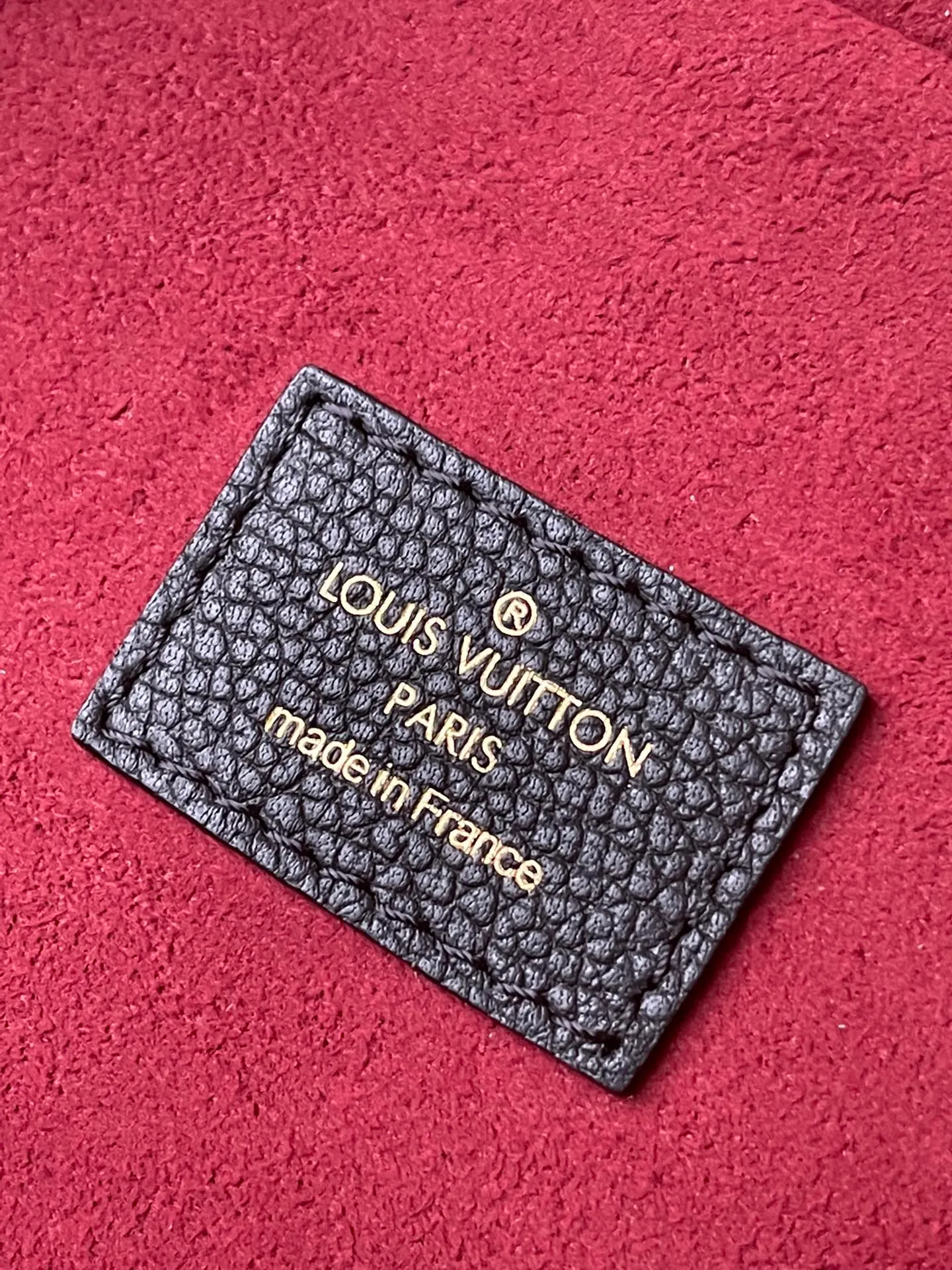 💰1160 (top layer leather) top original order M45780. Support counter inspection. Photos taken of duty-free goods are consistent with the product without unpacking. This product is an exclusive duty-free product in the market and is the highest-end product. Inspection is supported. This product has passed strict inspection and is flawless. Please wear gloves when touching the product. This product is not returnable or exchangeable. Please confirm the product first and then remove the label on the handle. This product is temporarily not open to the public, only regular customers, and is in short supply. Dimensions: 19 x 13 x 11 cm
