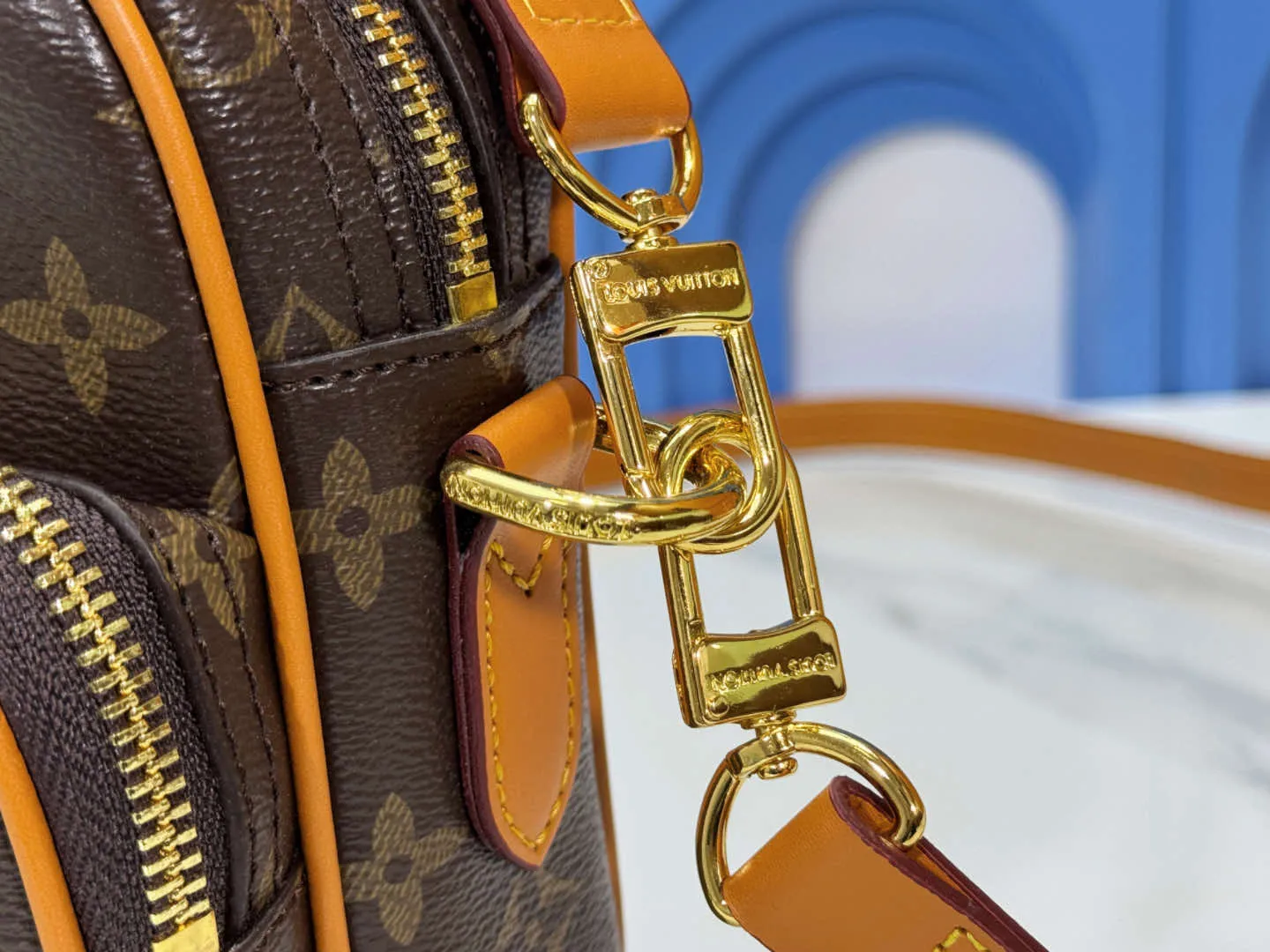 P260 M14016 Second-hand series crossbody bag Louis retro crossbody bag, antique! A classic in Monogram canvas! Showing natural elegance. Carry it casually across the body for a more fashionable appeal. This exquisite presbyopic cross-body shoulder bag measures 22x16.5x8.