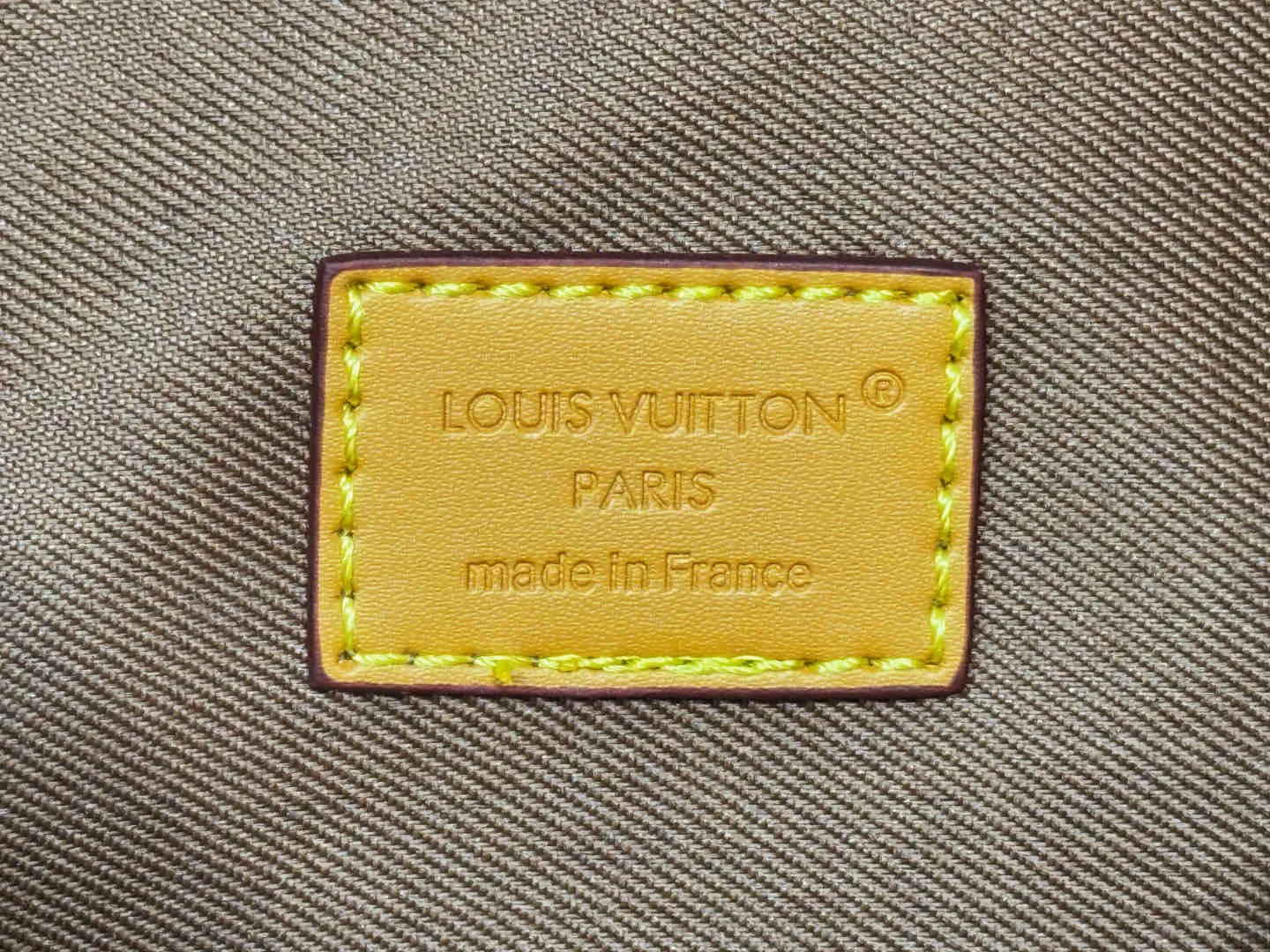 P260 M14016 Second-hand series crossbody bag Louis retro crossbody bag, antique! A classic in Monogram canvas! Showing natural elegance. Carry it casually across the body for a more fashionable appeal. This exquisite presbyopic cross-body shoulder bag measures 22x16.5x8.