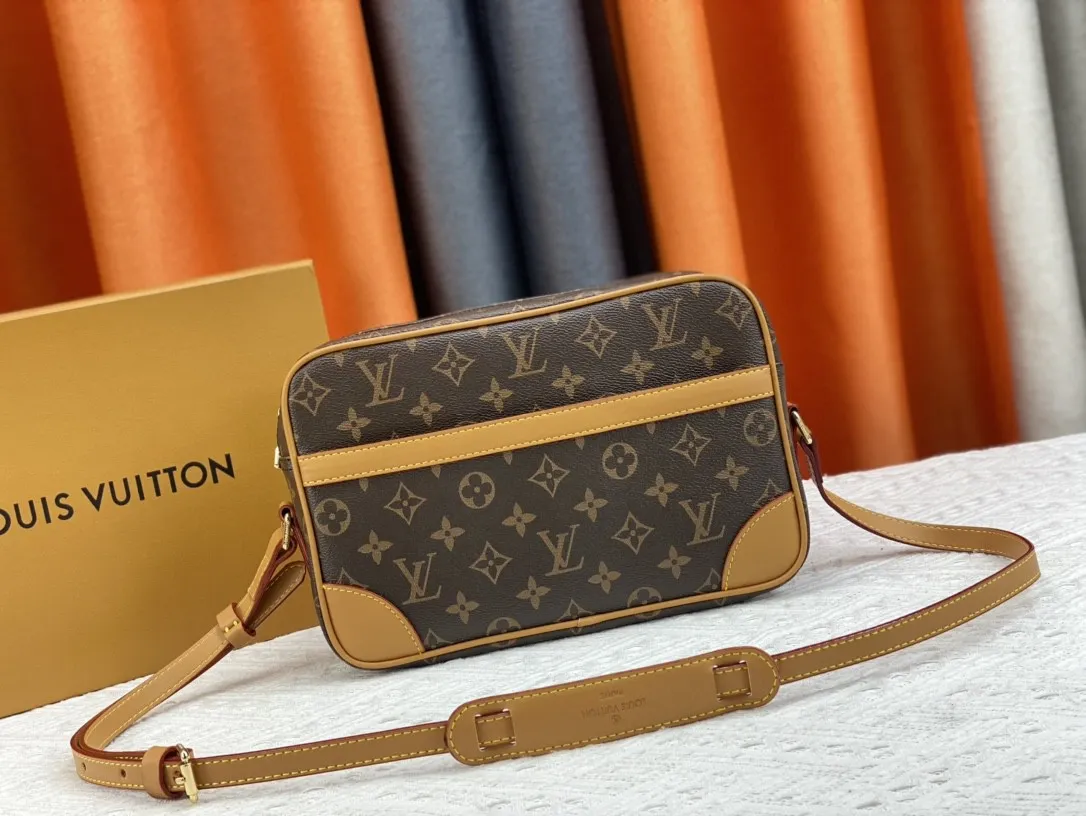 P280 top original version. Counter model number: m51274 presbyopia. It adopts a rectangular row structure that is comfortable to carry. This exquisite small handbag adds a dynamic temperament to the shape. Equipped with an adjustable top leather shoulder strap, it is extremely comfortable and convenient to carry. Size: LV classic crossbody bag, model number: 27x17x7,