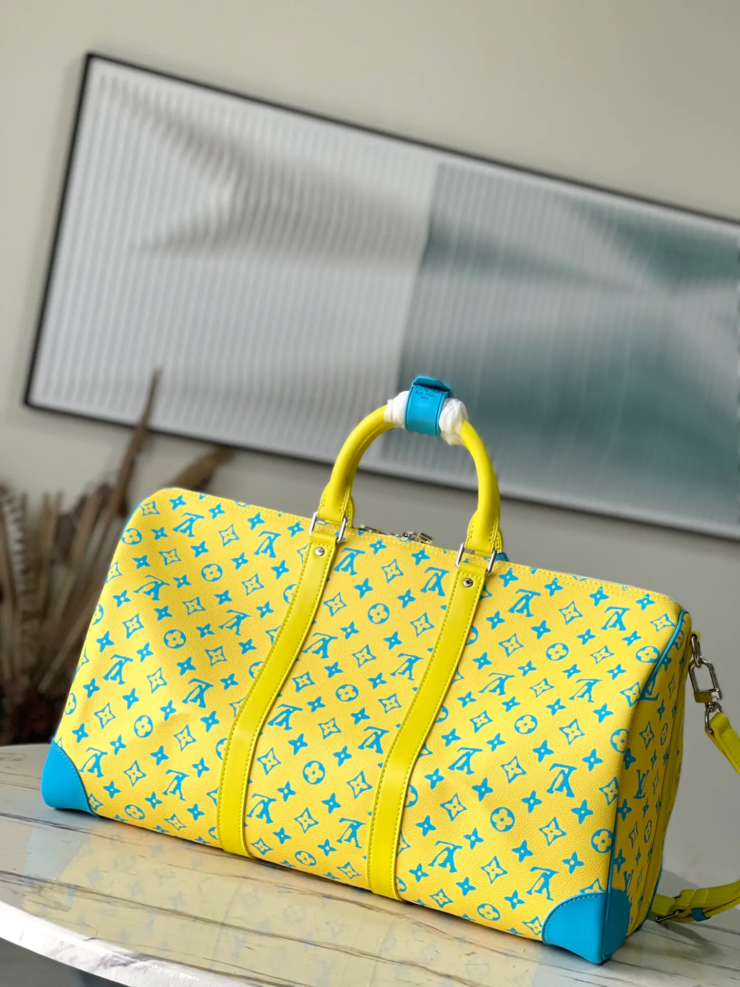 💰1560 (top layer leather) top original order M21869 This Keepall Bandouliore50 travel bag is made of Monogram Playground canvas, with a Monogram pattern that resembles clay sculptures carved in bright colors. Reinforced corners, name tags, and key cases are all made of leather, contrasting with the colors of Monogram flowers and letters. Dimensions: 50 × 29 × 23 am