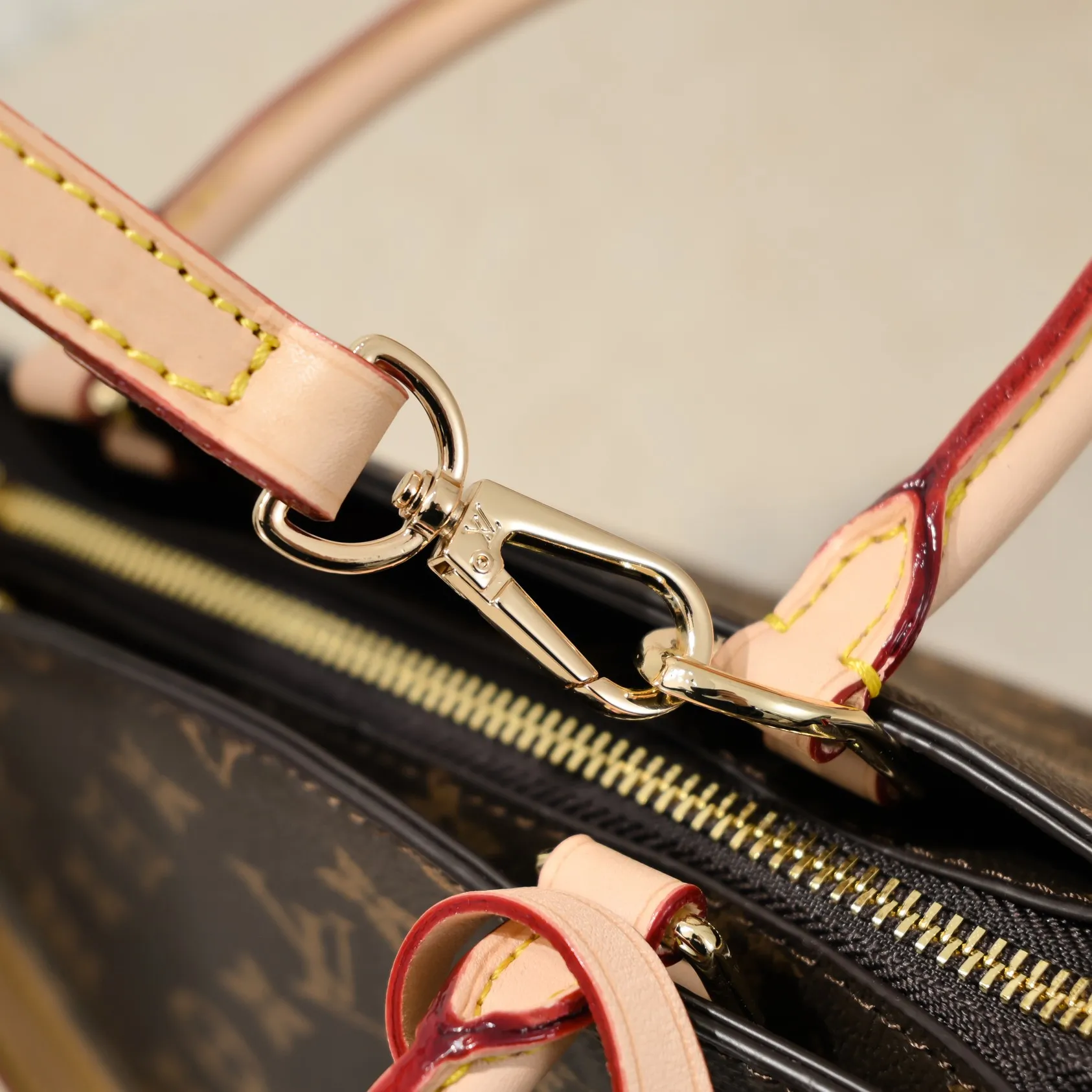 Batch 360💰Small size 2021 new LV New Grand palais mm🎉🎉🎉LV Louis Vuitton calfskin print trend fashionable shoulder bag, N45811. Size: 29-18-12.5