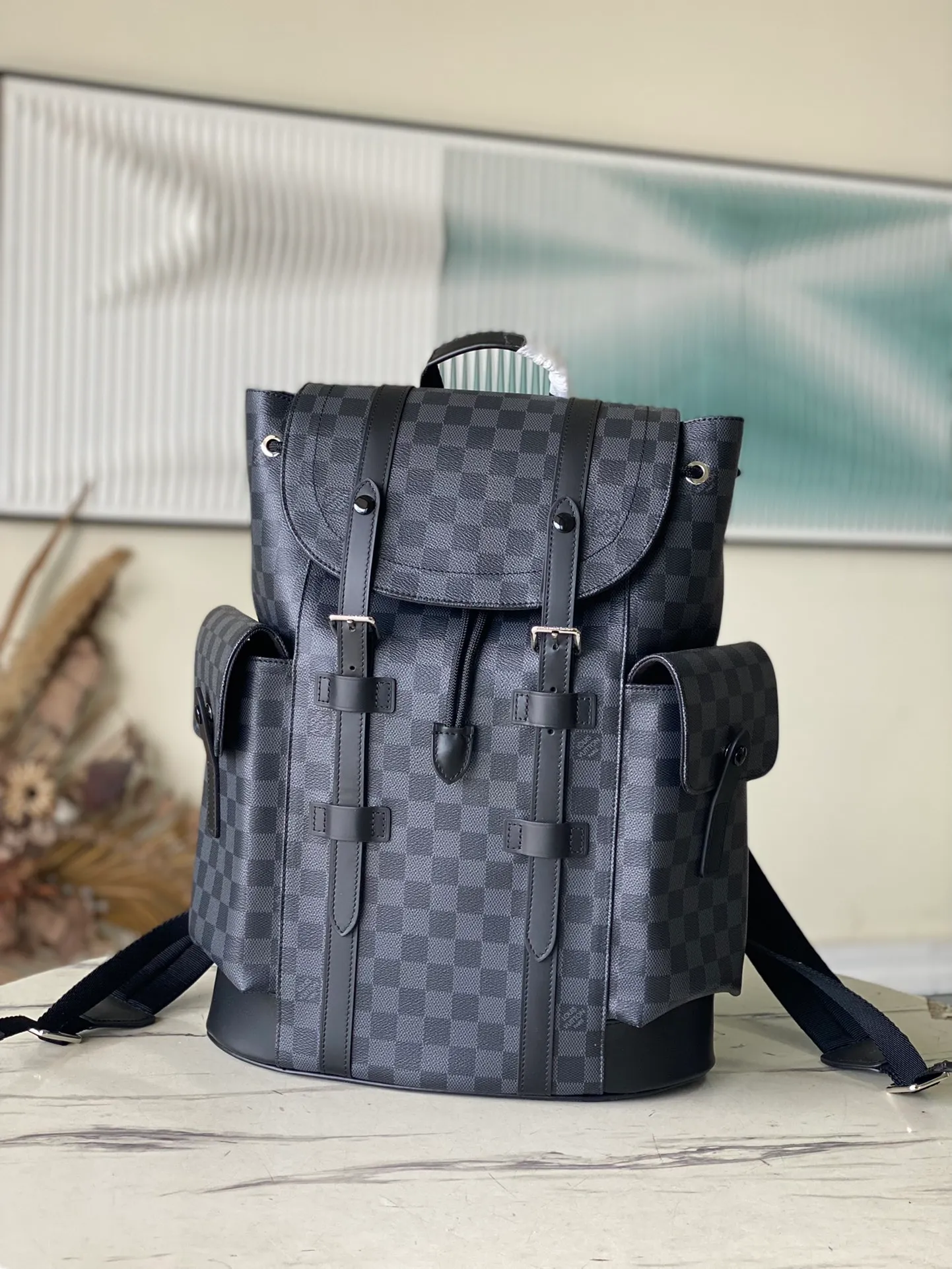 💰1000 Top Original N41379 Black Check Medium Christopher Medium Backpack uses Monogram canvas to interpret the rugged and simple spirit of a hiking bag. Its unique style is suitable for both work and entertainment, highlighting a high-quality lifestyle. Dimensions: 38 x 44 x 21 cm