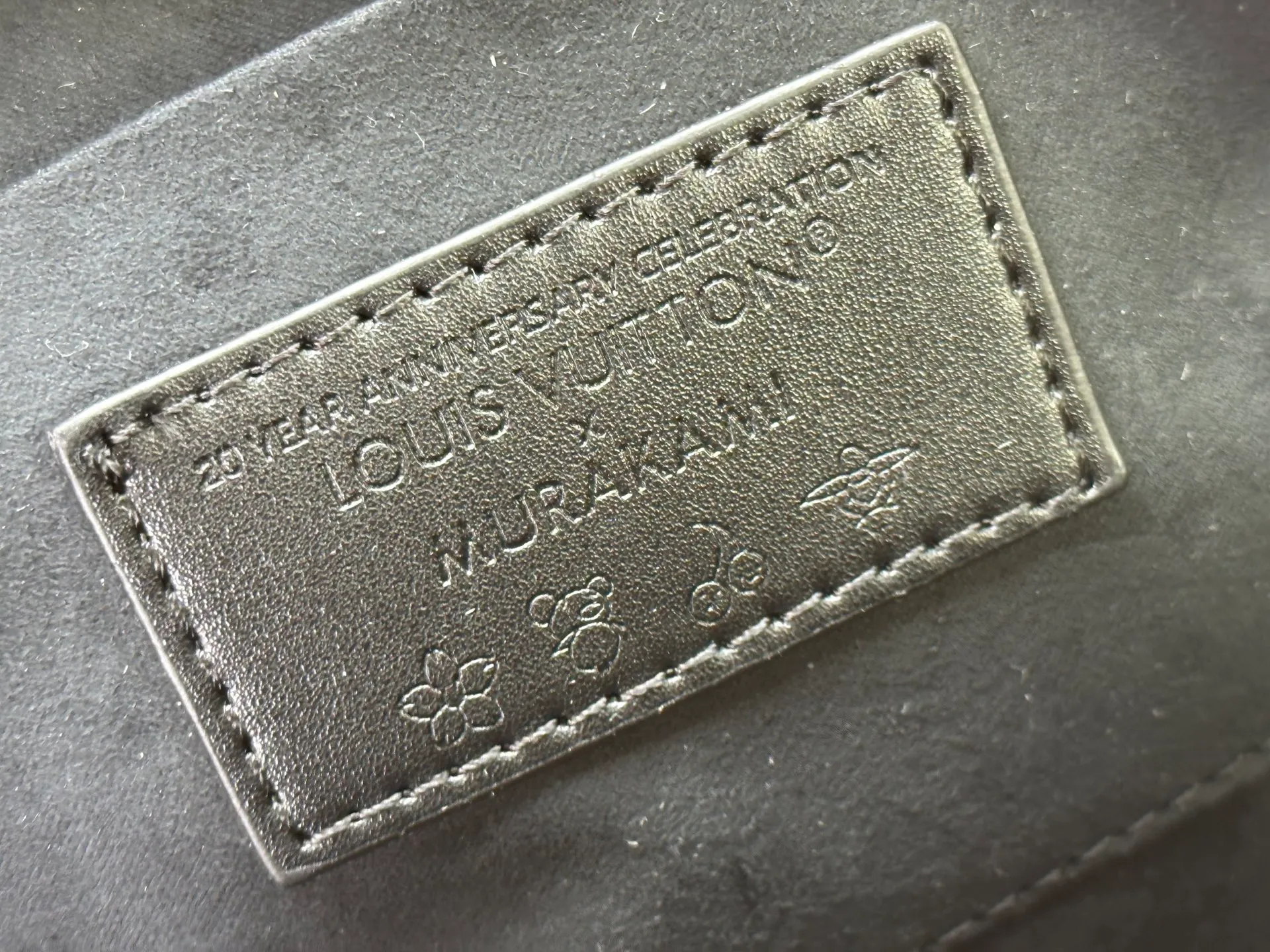 P280 upgraded original M53153 M53152 Louis Vuitton's iconic handbag, one of the most structured and structured. Its prototype is a piece designed by Gaston Vuitton and named after the Alma Bridge, which connects two adjacent fashionable districts in Paris. Signature Monogram canvas gives it a classic feel. Dimensions: 25 x 19 x 12 (length x height x width)