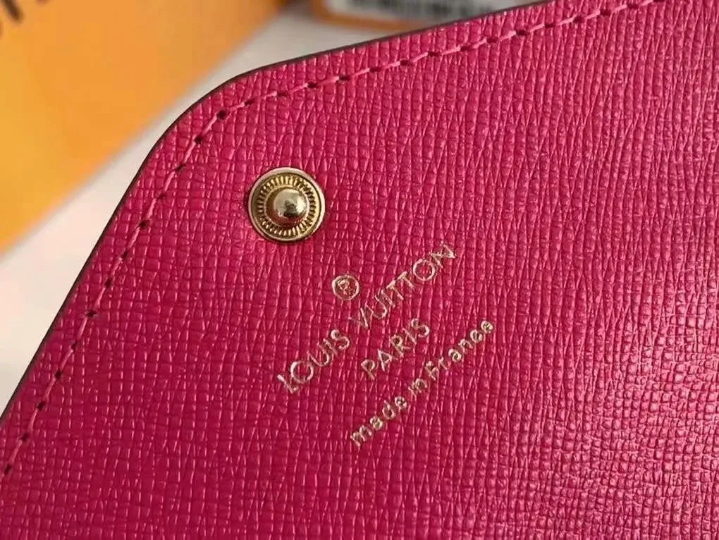 The P110Josephine Wallet is inspired by Louis Vuitton's first wallet. It is made of soft Monogram canvas and lined with brightly colored lining, giving the brand's classic design a unique and stylish beauty. The long, flat shape makes it easy to slip into any pocket or handbag. Model: M60708 Size: 19/10.