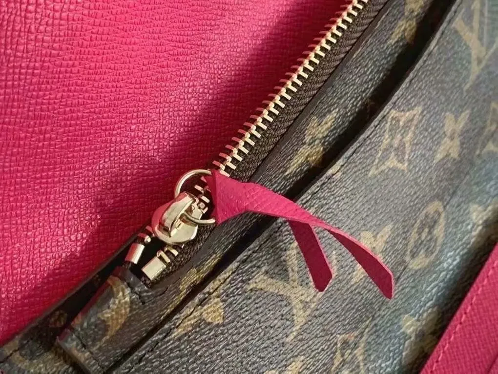 The P110Josephine Wallet is inspired by Louis Vuitton's first wallet. It is made of soft Monogram canvas and lined with brightly colored lining, giving the brand's classic design a unique and stylish beauty. The long, flat shape makes it easy to slip into any pocket or handbag. Model: M60708 Size: 19/10.
