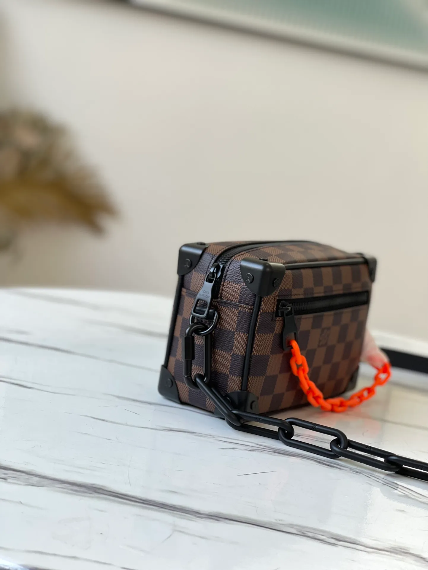 💰800 top original order M44480 is out of style. Designer Virgil Abloh has settled in Lvjia for the first time. As soon as the fashion show came out, the brothers and sisters took various street photos and posted them. It was so good. A must buy ~ Size: 18.5*12.5*7cm