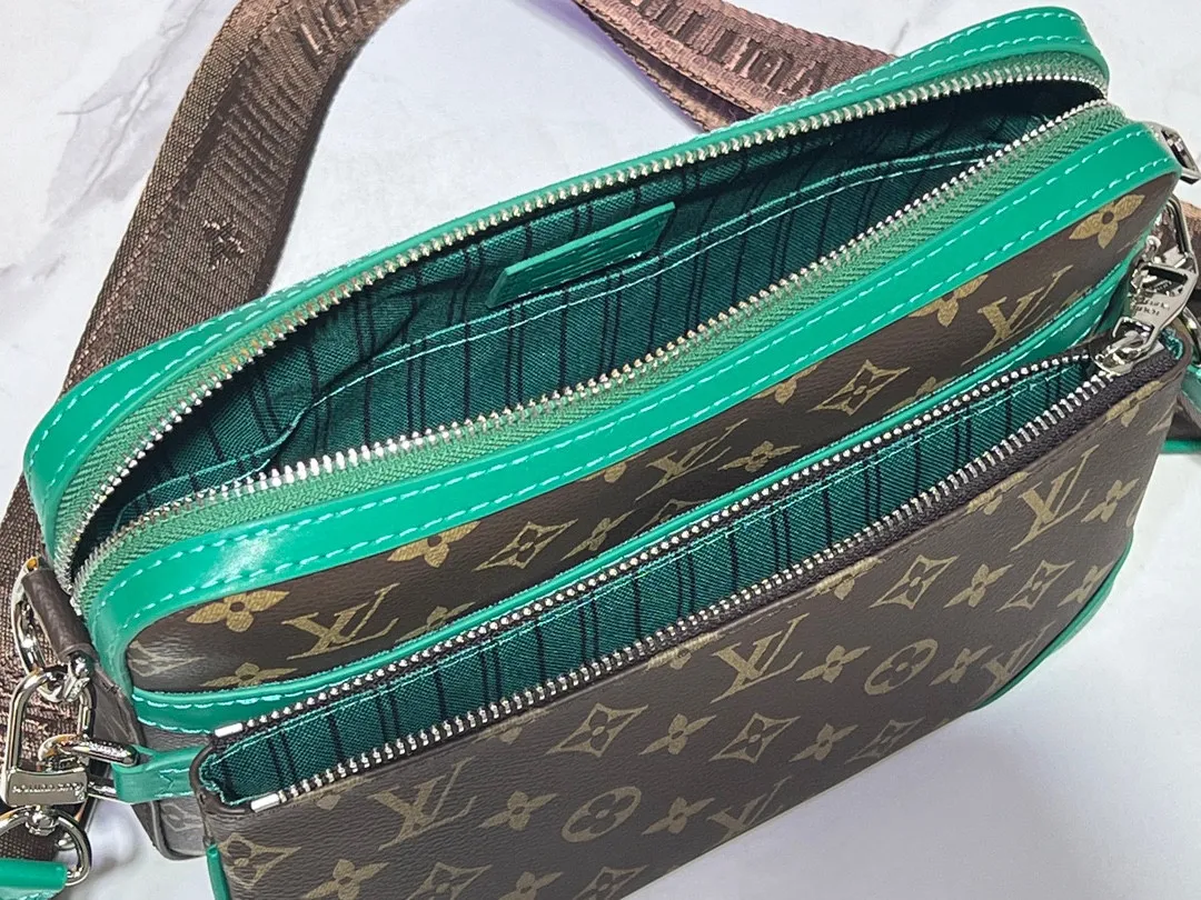 Batch 300💰M12766 M69443 M45320 New men's bag three-piece messenger bag series This Trio messenger bag uses Monogram Eclipse Reverse canvas and eye-catching details to create a three-in-one design. The zippered front pocket and coin purse on the shoulder strap are both detachable, enriching the functional design with the main pocket. The adjustable and removable fabric shoulder strap is embellished with the Louis Vuitton logo and provides a comfortable shoulder-carrying experience. Dimensions: 25.0×18.5×7.0