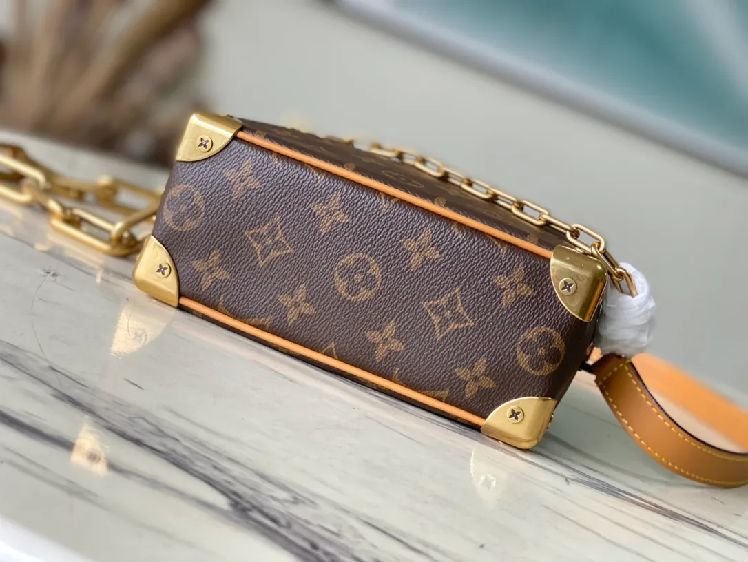 💰840 (steel chain) top original order M68906 2020 men's spring and summer series~Maya🤩This old flower paired with a gold chain is really beautiful! ! Exquisite and retro, classic yet with a bit of vitality, suitable for both men and women, this style must definitely be included in the bag harem [wit]. Size: length 18.5*height 12.5*width 7cm