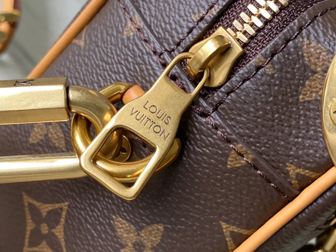 💰840 (steel chain) top original order M68906 2020 men's spring and summer series~Maya🤩This old flower paired with a gold chain is really beautiful! ! Exquisite and retro, classic yet with a bit of vitality, suitable for both men and women, this style must definitely be included in the bag harem [wit]. Size: length 18.5*height 12.5*width 7cm