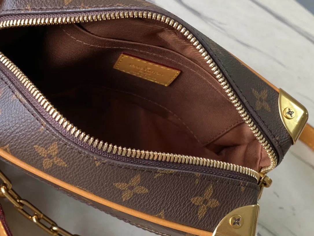 💰840 (steel chain) top original order M68906 2020 men's spring and summer series~Maya🤩This old flower paired with a gold chain is really beautiful! ! Exquisite and retro, classic yet with a bit of vitality, suitable for both men and women, this style must definitely be included in the bag harem [wit]. Size: length 18.5*height 12.5*width 7cm