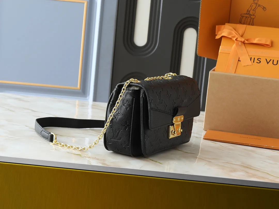 💰260💰Upgraded from the original M46199 M46201 M46200 M46127 M46126 This Marceau chain bag is made of Monogram Empreinte embossed leather, with a plain leather flap and soft leather lining. The signature S-lock clasp and chain add to the elegance, and there's room for a large wallet and iPhone Pro Max. Dimensions:24.5x15x6.5