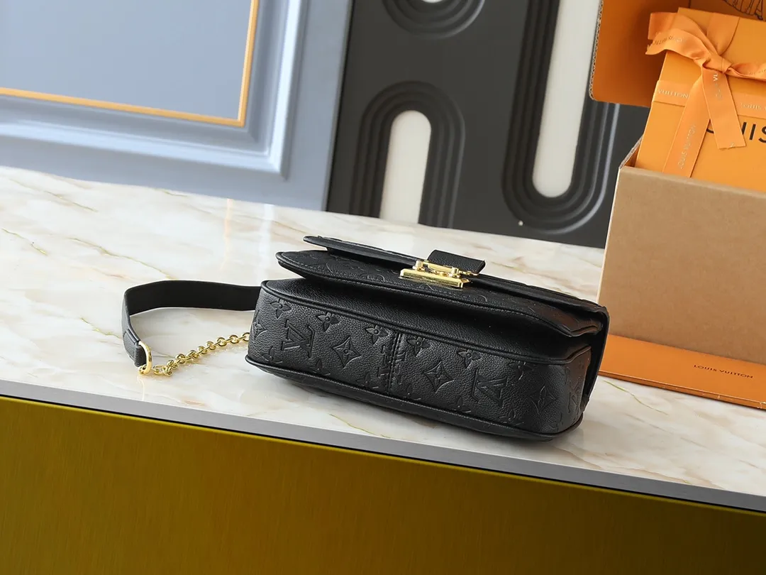 💰260💰Upgraded from the original M46199 M46201 M46200 M46127 M46126 This Marceau chain bag is made of Monogram Empreinte embossed leather, with a plain leather flap and soft leather lining. The signature S-lock clasp and chain add to the elegance, and there's room for a large wallet and iPhone Pro Max. Dimensions:24.5x15x6.5