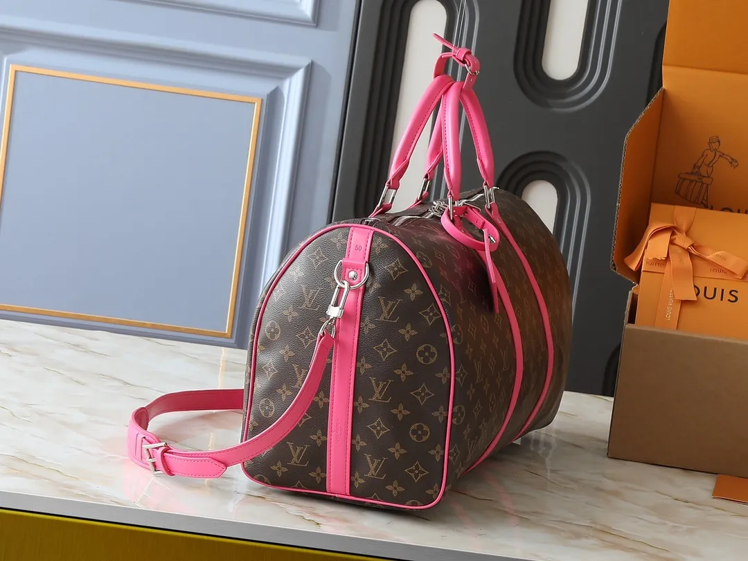 💰320💰Upgraded original M46771 yellow M46775 purple M46772 blue M46769 red M46770 orange M46774 green M46773 rose red This Keepall Bandoulière 50 travel bag is made of Monogram Macassar canvas, which simultaneously renders bright colors for the side straps, nameplate, fabric lining and top leather handle. The size of your carry-on luggage hides plenty of space. 50.0 x 29.0 x 23.0 cm (length x height x width)