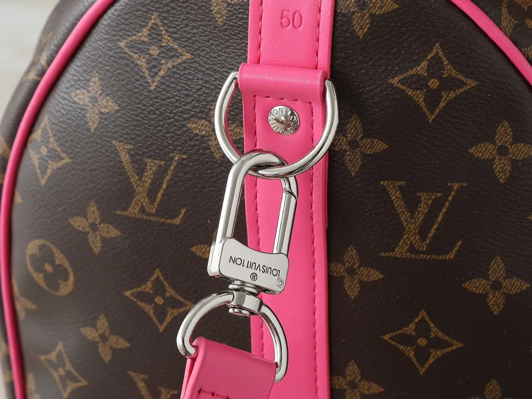 💰320💰Upgraded original M46771 yellow M46775 purple M46772 blue M46769 red M46770 orange M46774 green M46773 rose red This Keepall Bandoulière 50 travel bag is made of Monogram Macassar canvas, which simultaneously renders bright colors for the side straps, nameplate, fabric lining and top leather handle. The size of your carry-on luggage hides plenty of space. 50.0 x 29.0 x 23.0 cm (length x height x width)