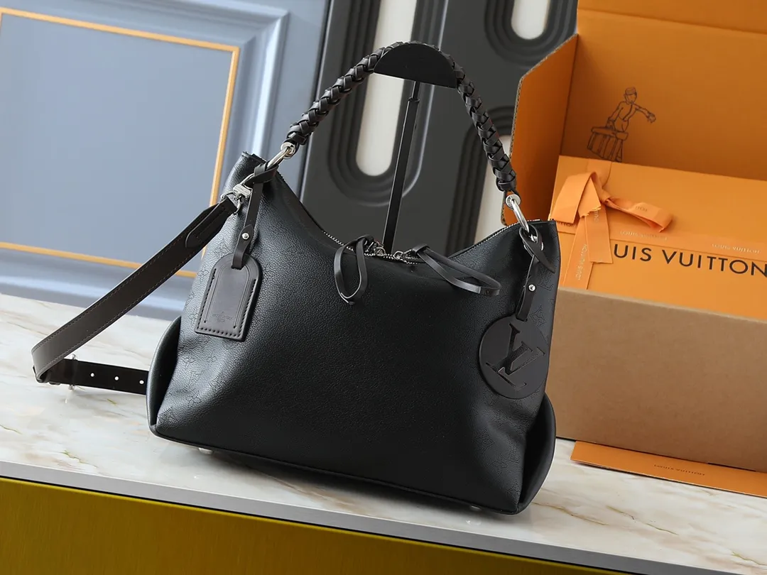 💰240💰Upgraded from the original M56073 M56084 Beaubourg Hobo medium handbag, it is made of Monogram engraved and perforated calfskin, and then hand-dyed to add a unique touch to the woven leather handle. The leather zipper pull and large LV lettering reveal the brand's style, and the detachable wide leather shoulder strap provides soft design for comfortable travel. 32 long, 26 high, 17cm wide
