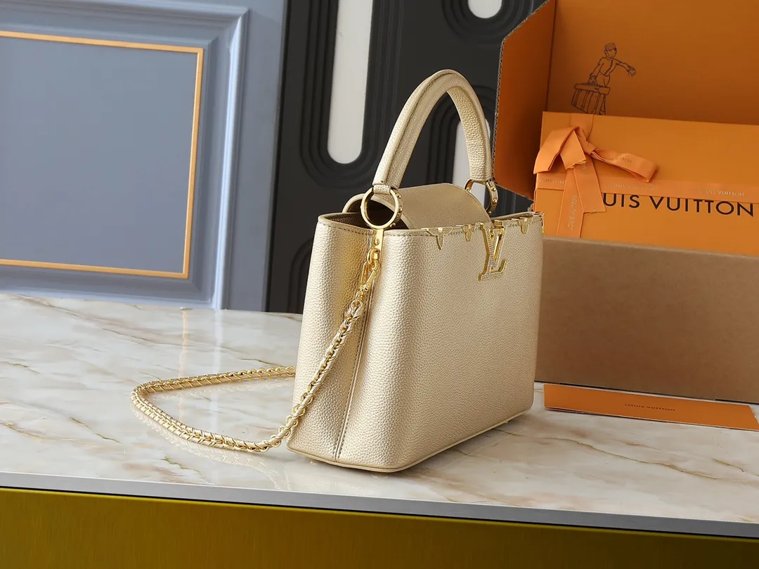 💰440💰Guangzhou goods Upgraded from the original M24583 M24584 M24585 Gold and diamond corolla This Capucines Flower Crown handbag is made of full-grain Taurillon leather and is embellished with Monogram flowers. Each flower is shaped by exquisite crystal diamonds. The LV logo and flowers echo each other, giving this soft handbag a jewel-like luster. Use the detachable shoulder strap cleverly to switch between shoulder and crossbody. Dimensions: 31.5 x 20.0 x 11.0 cm