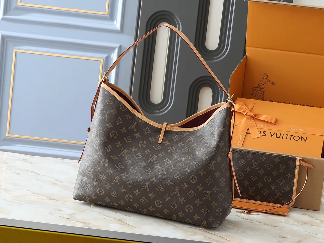 💰240💰Upgraded from the original M46197 M46203 M46289 M46292 Louis Vuitton launches a new CarryAll medium handbag, with Monogram canvas and leather trimming to create a body-fitting design. There's a zipped pocket inside the ample space, and a detachable zipped clutch adds a functional element, with a buckle-adjustable handle. Dimensions: 39.0 x 30.0 x 15.0 cm (length x height x width)