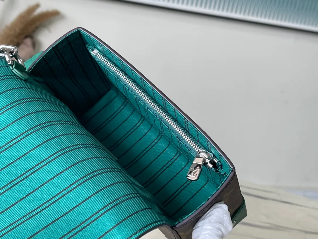💰800 Top Original Order M12808 This Steamer mini handbag is made of Monogram Macassar coated canvas, with bright colors for the reinforced corners, adjustable shoulder straps and striped fabric lining. The pin and chain closure continue the elements of the Steamer handbag. Dimensions: 18 × 11 × 6.5 cm