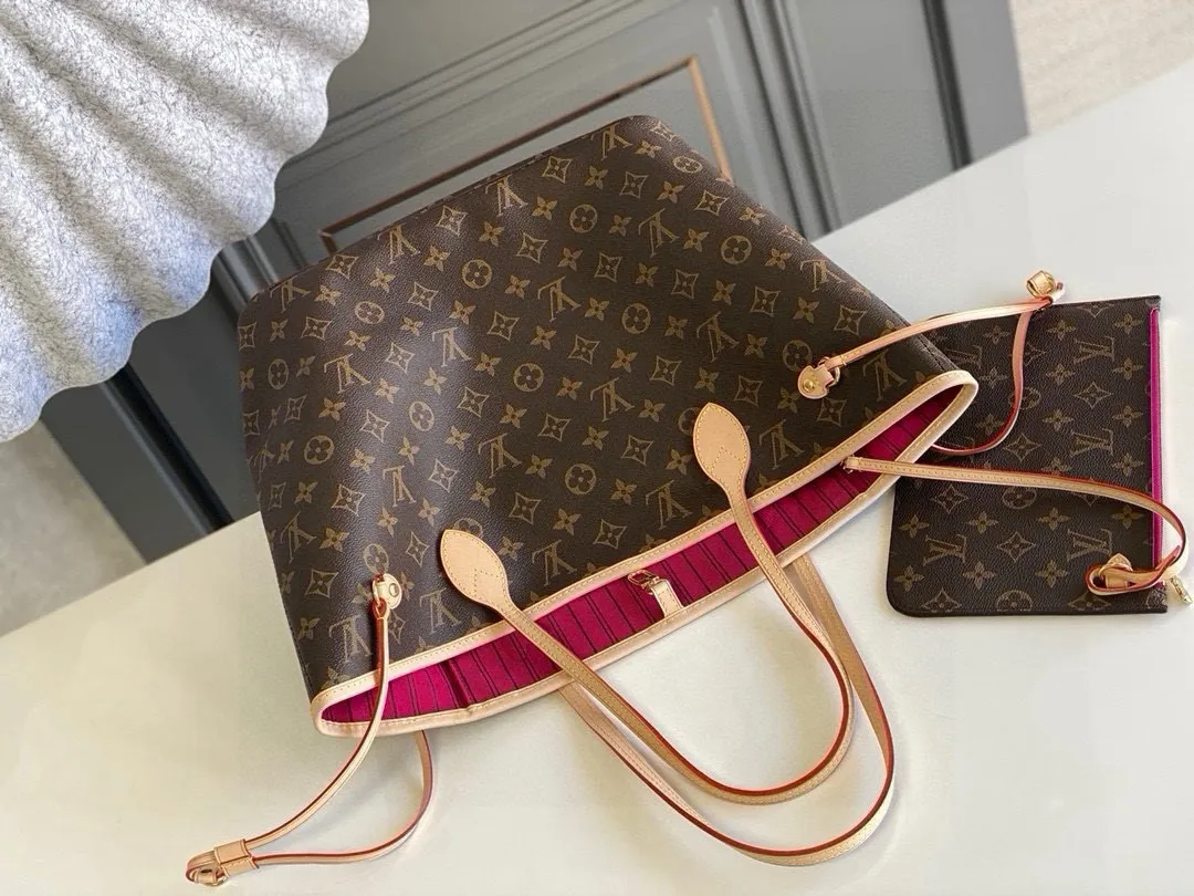💰760 (medium steel nails) top original order M41178 NEVERFULL medium handbag Neverfull classic handbag, explore the exquisite details inside the bag. The redesigned interior pockets feature a fresh fabric lining, especially the detachable zippered clutch, which can be used alone as a sophisticated clutch or as an additional pocket. Bright lining tones add a more lively feel to Monogram's classic canvas. Detailed features 31 x 28 x 14 cm (Length x Height x Width) Redesigned interior pocket with details inspired by the Louis Vuitton archives Pocket lined with linen fabric Removable zipped clutch with tonal interior pocket Natural cowhide leather trim Shiny gold-tone hardware Handles: Double handle