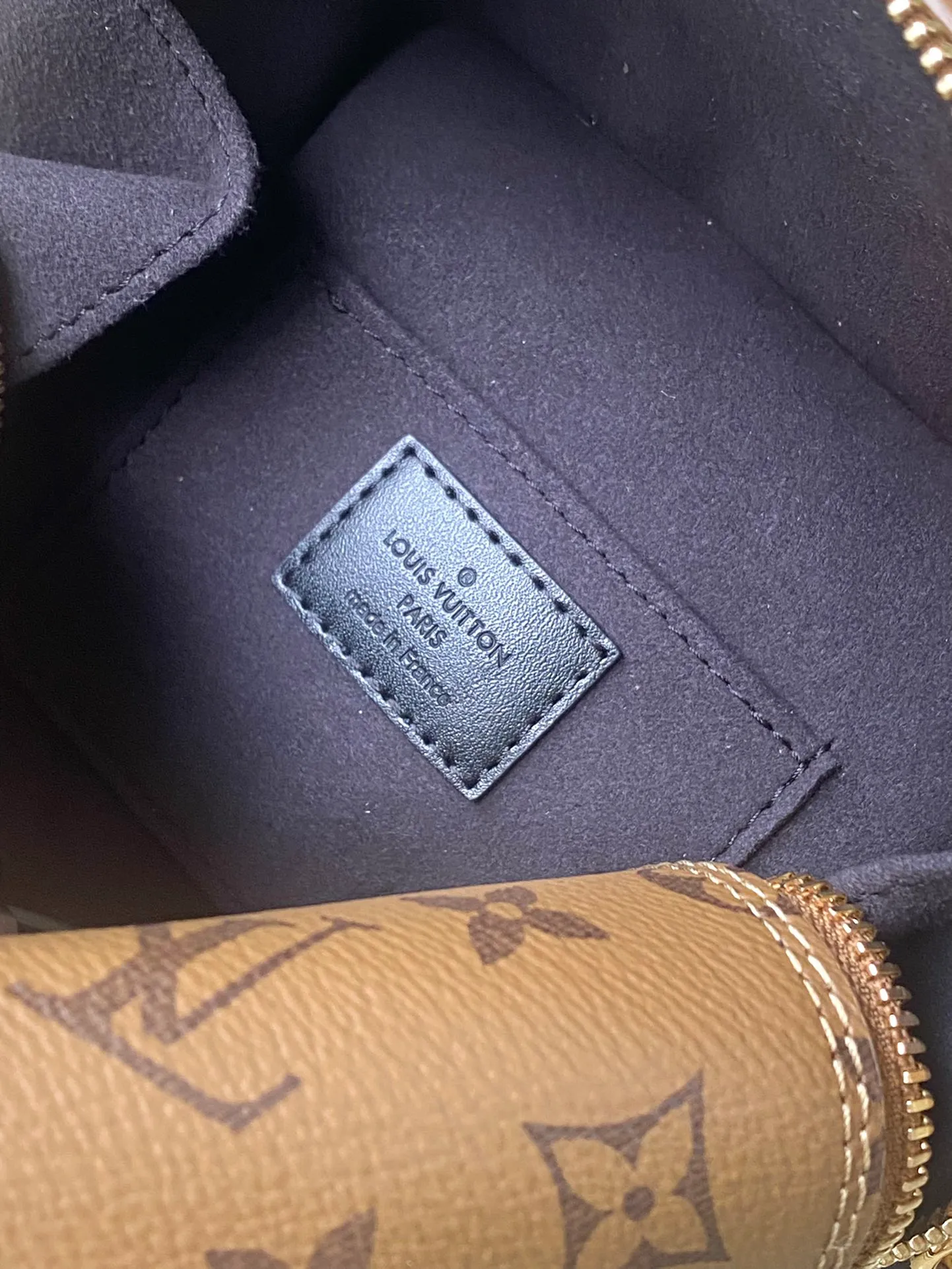 💰880 The top original order M47162 supports counter inspection. The photo taken of duty-free goods is consistent with the product and has not been unpacked. This product is an exclusive duty-free product in the market and is the highest-end product. Inspection is supported. This product has passed strict inspection and is flawless. Please wear gloves when touching the product. This product is not returnable or exchangeable. Please confirm the product first and then remove the label on the handle. This product is temporarily not open to the public, only regular customers, and is in short supply. Dimensions: 13 x 14 x 11.5 cm