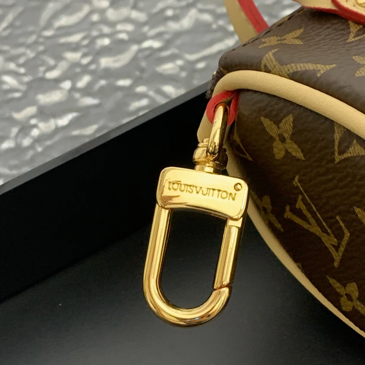 💰200 shipped😍 MINI KEEPALL bag charm and keychain ☀️Louis Vuitton Louis Vuitton lv mini pillow bag pendant ☀️This Mini Keepall bag charm and keychain condenses the classic handbag configuration, boldly showing the spirit of adventure. Monogram canvas with LV inscribed hook buckle, whether hung on a belt or handbag, its zipper closure and built-in keychain ensure secure storage