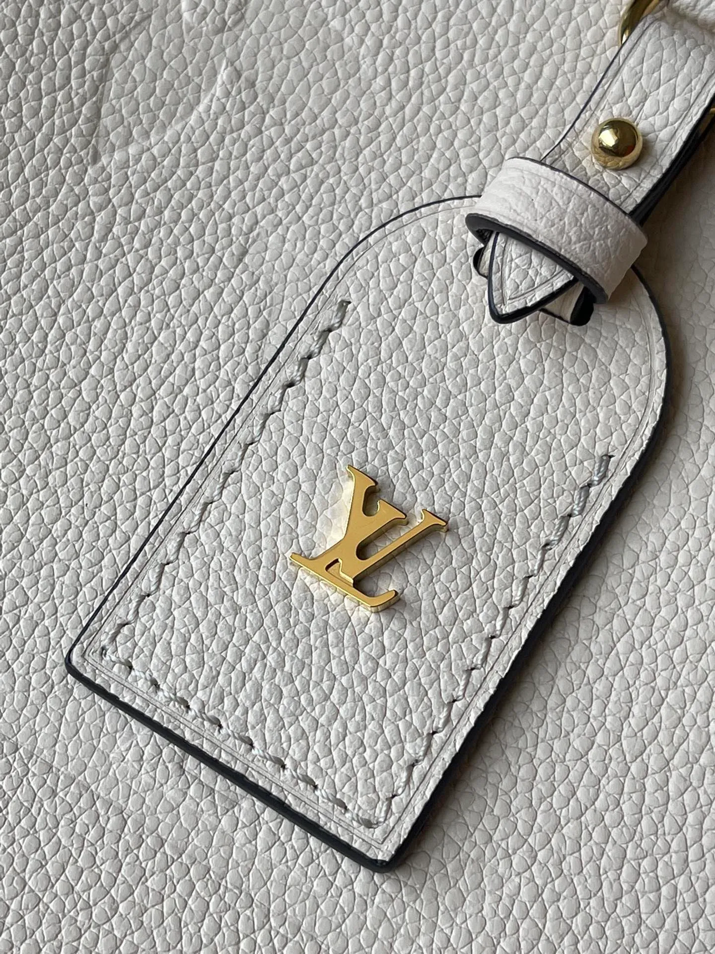 💰1080 (top layer leather) top original order M46293. Support counter inspection. The photos taken of duty-free goods are consistent with the product without opening the packaging. This product is an exclusive duty-free product in the market and is the highest-end product. Inspection is supported. This product has passed strict inspection and is flawless. Please wear gloves when touching the product. This product is not returnable or exchangeable. Please confirm the product first and then remove the label on the handle. This product is temporarily not open to the public, only regular customers, and is in short supply. Dimensions: 24 x 29.5 x 12 cm